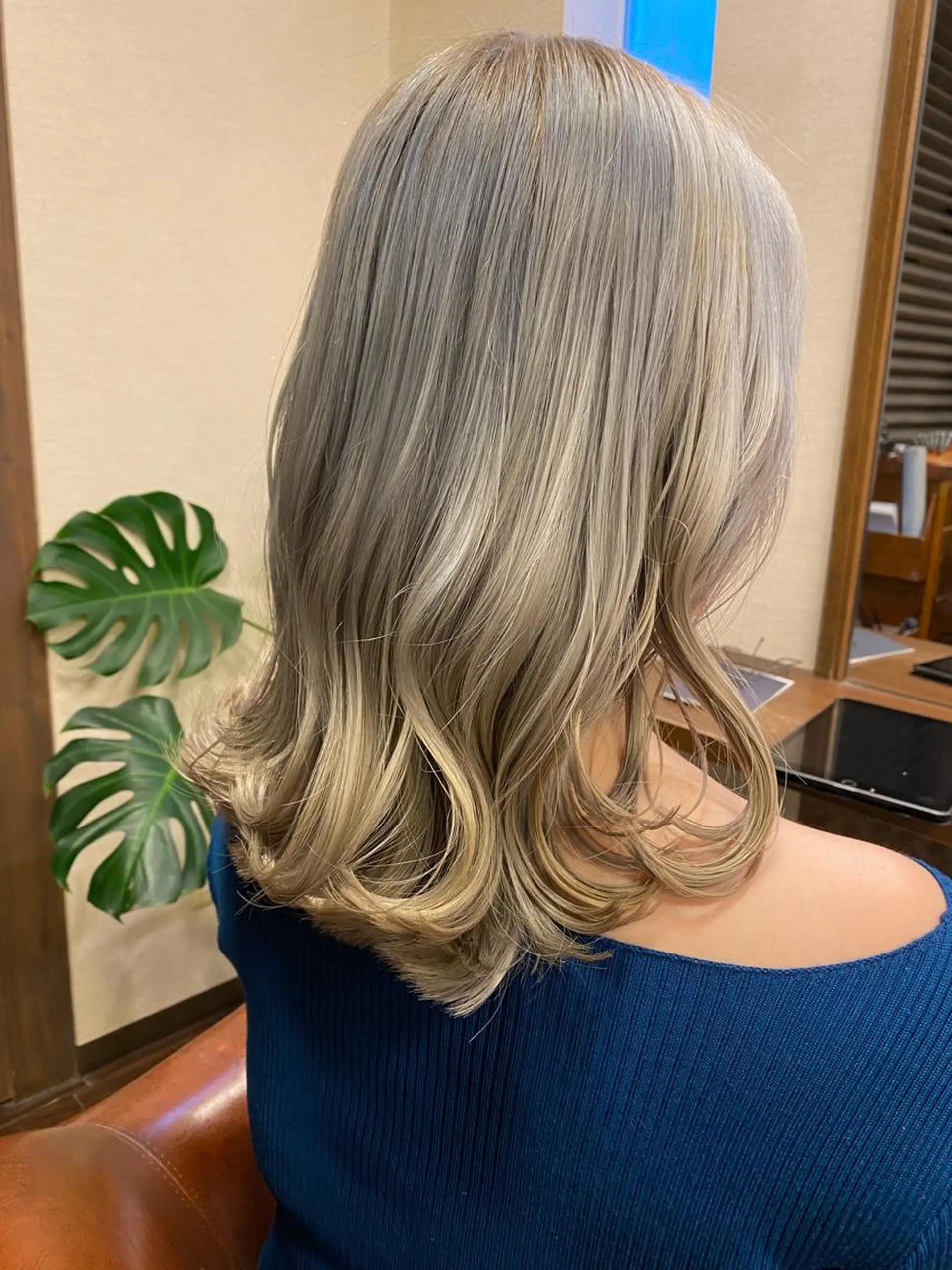 セミロング カラー liL hair lounge所属・liL  hair サトウリョウタのヘアスタイル