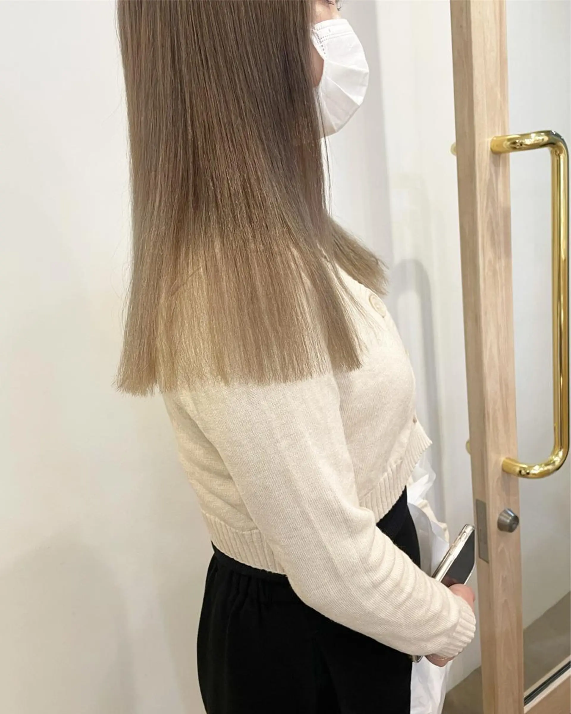 ロング カラー 佐藤 永夏のヘアスタイル