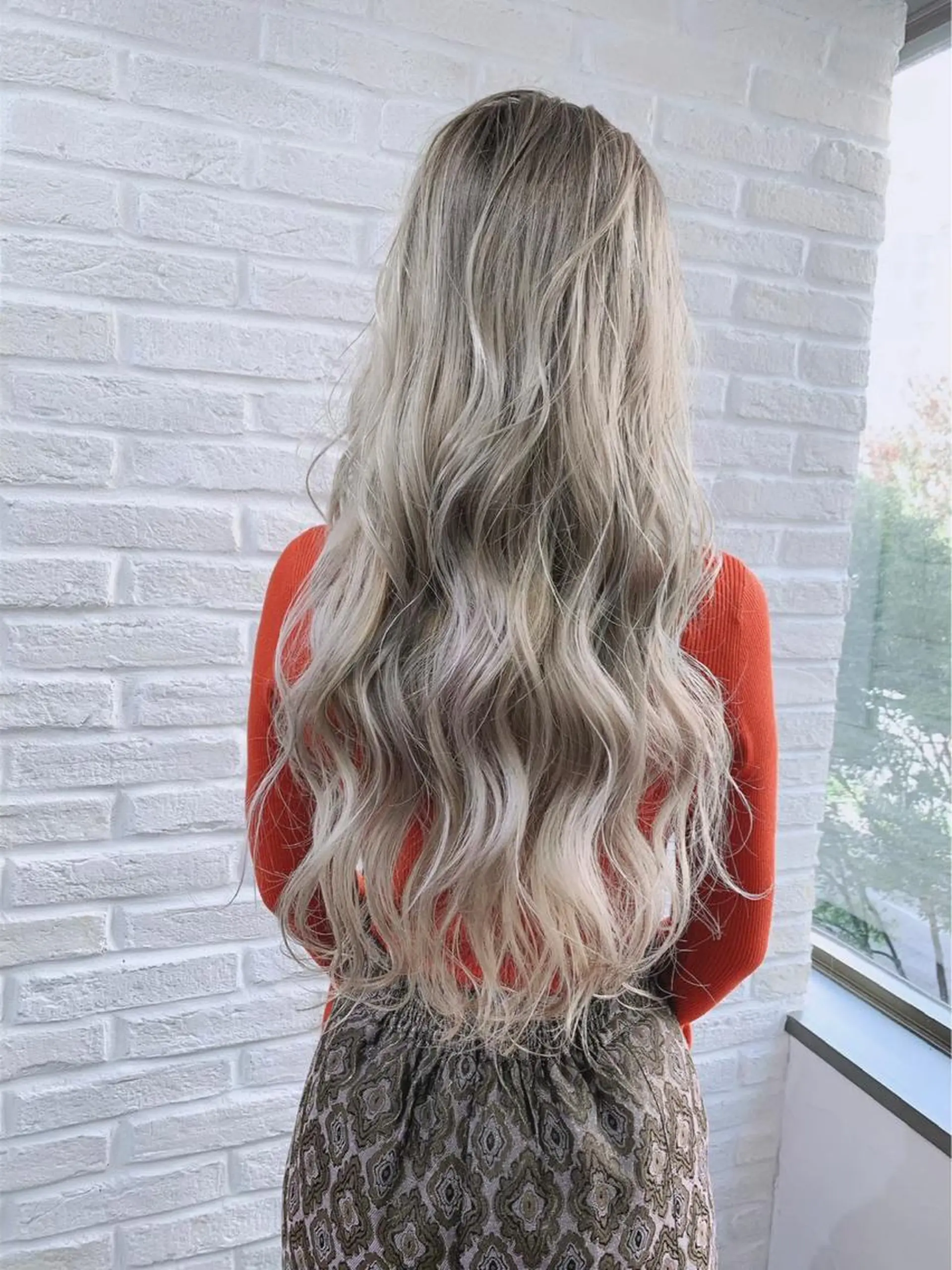 セミロング カラー ヘアアレンジ ハイトーンカラー 👑最高級エクステ 👑新宿/タイセイのヘアスタイル