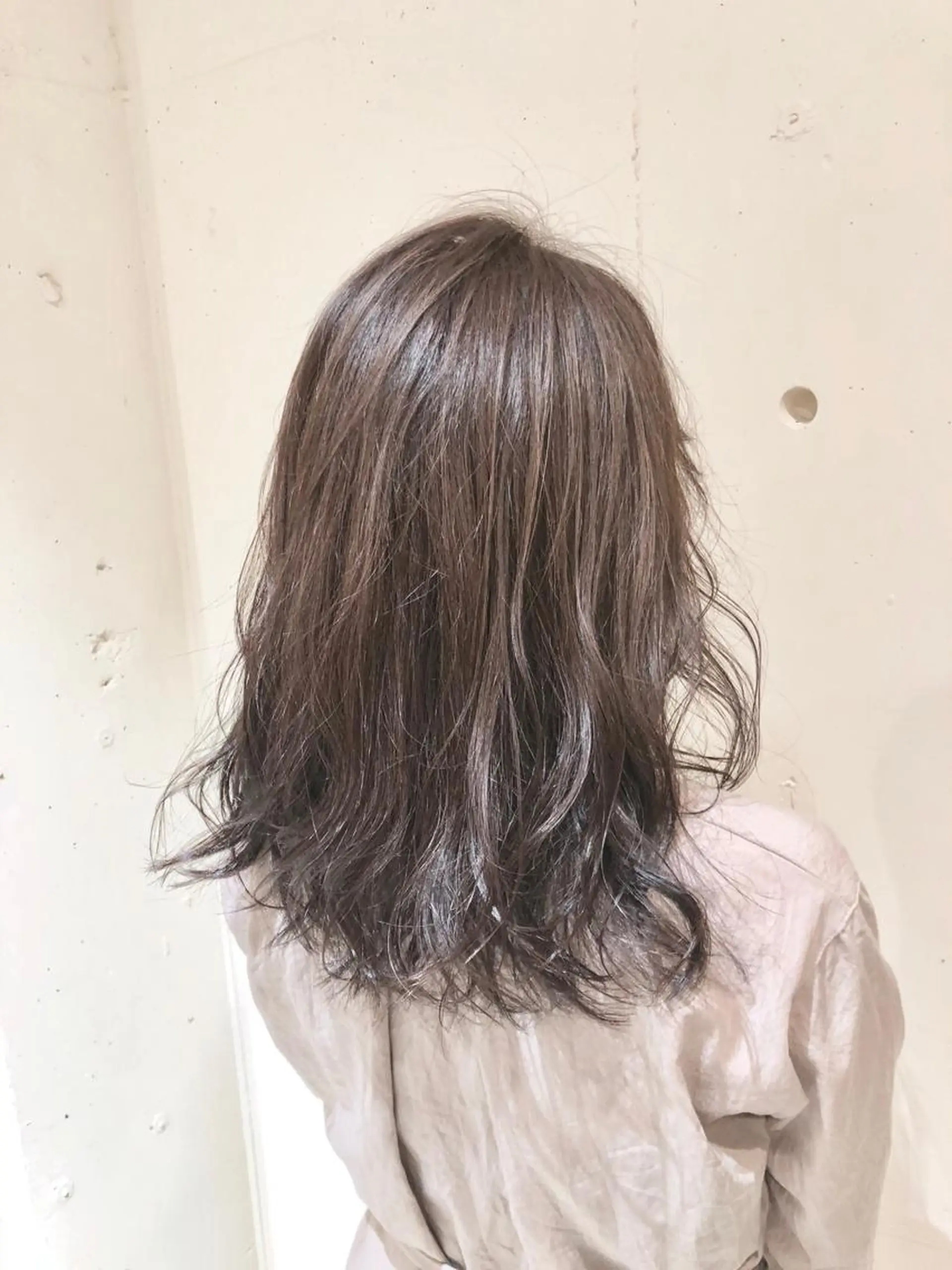 ミディアム カラー パーマ ヘアアレンジ ミディアムパーマ バレイヤージュ ベージュカラー 黒髪 ブラウンカラー 【ツヤ髪美容師】 ツダケイスケのヘアスタイル