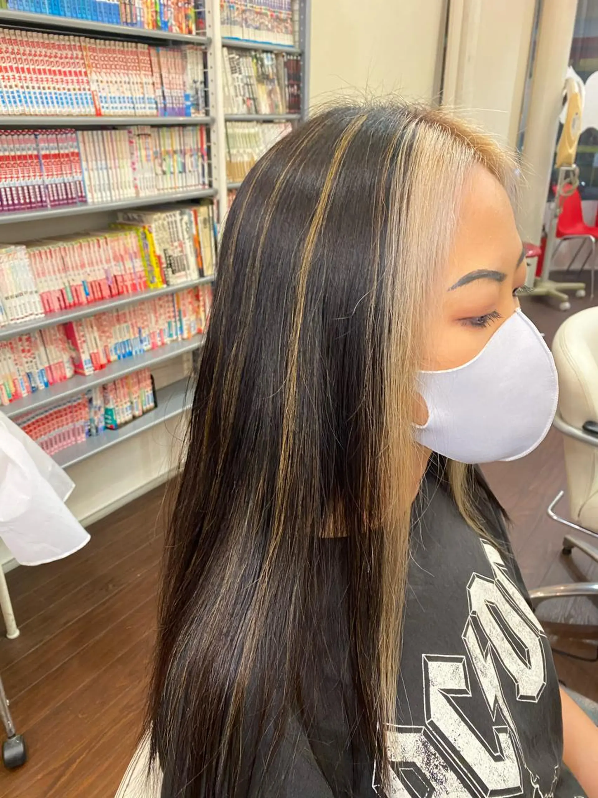 セミロング ミストバング ゆぴ☾‪/推しカラー /ハイトーンのヘアスタイル