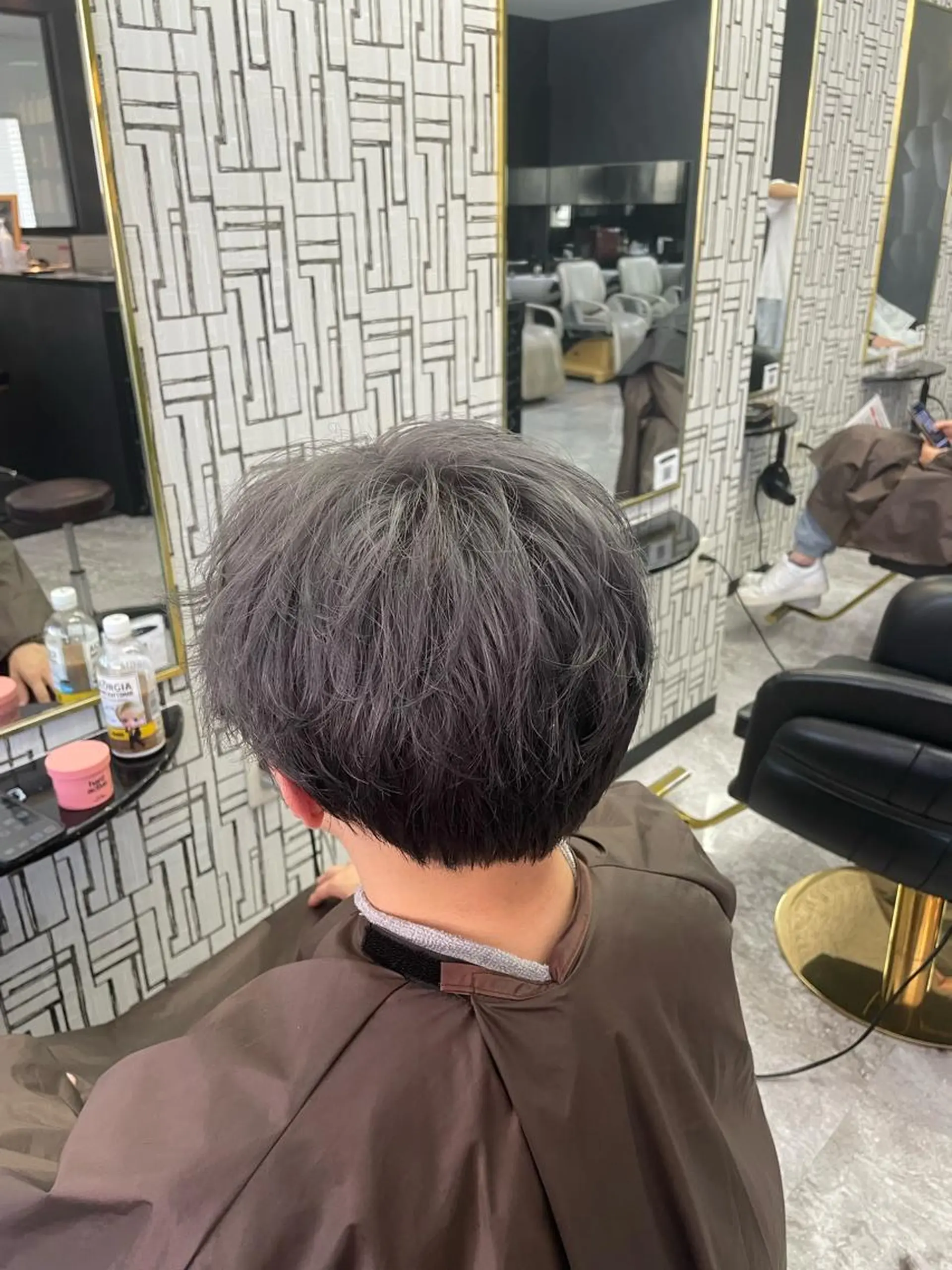 ショート カラー ブリーチ 篠原 侑作のヘアスタイル