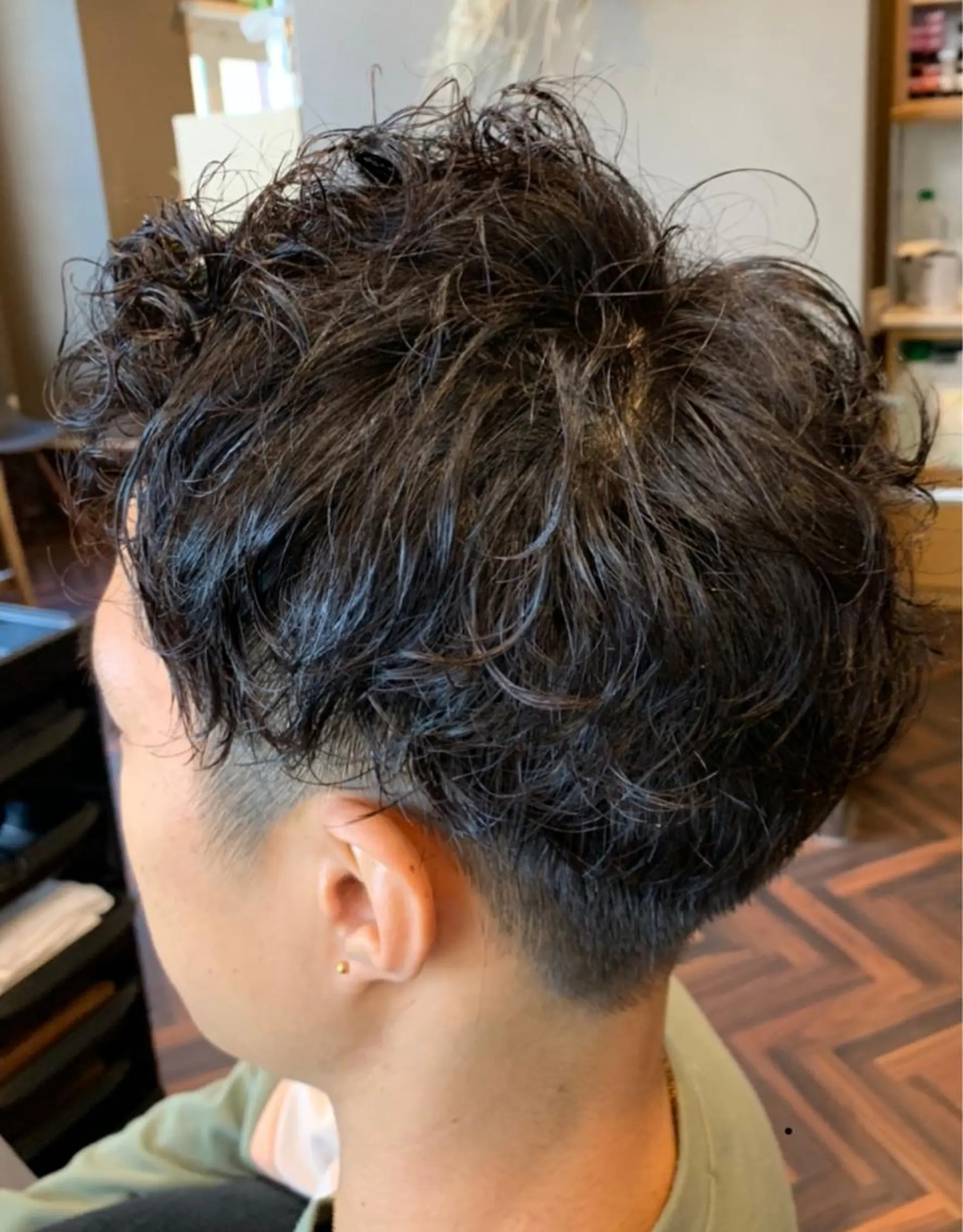 ショート パーマ メンズ メンズブリーチ メンズパーマ カット パーマ FLAGS YAMATOのヘアスタイル