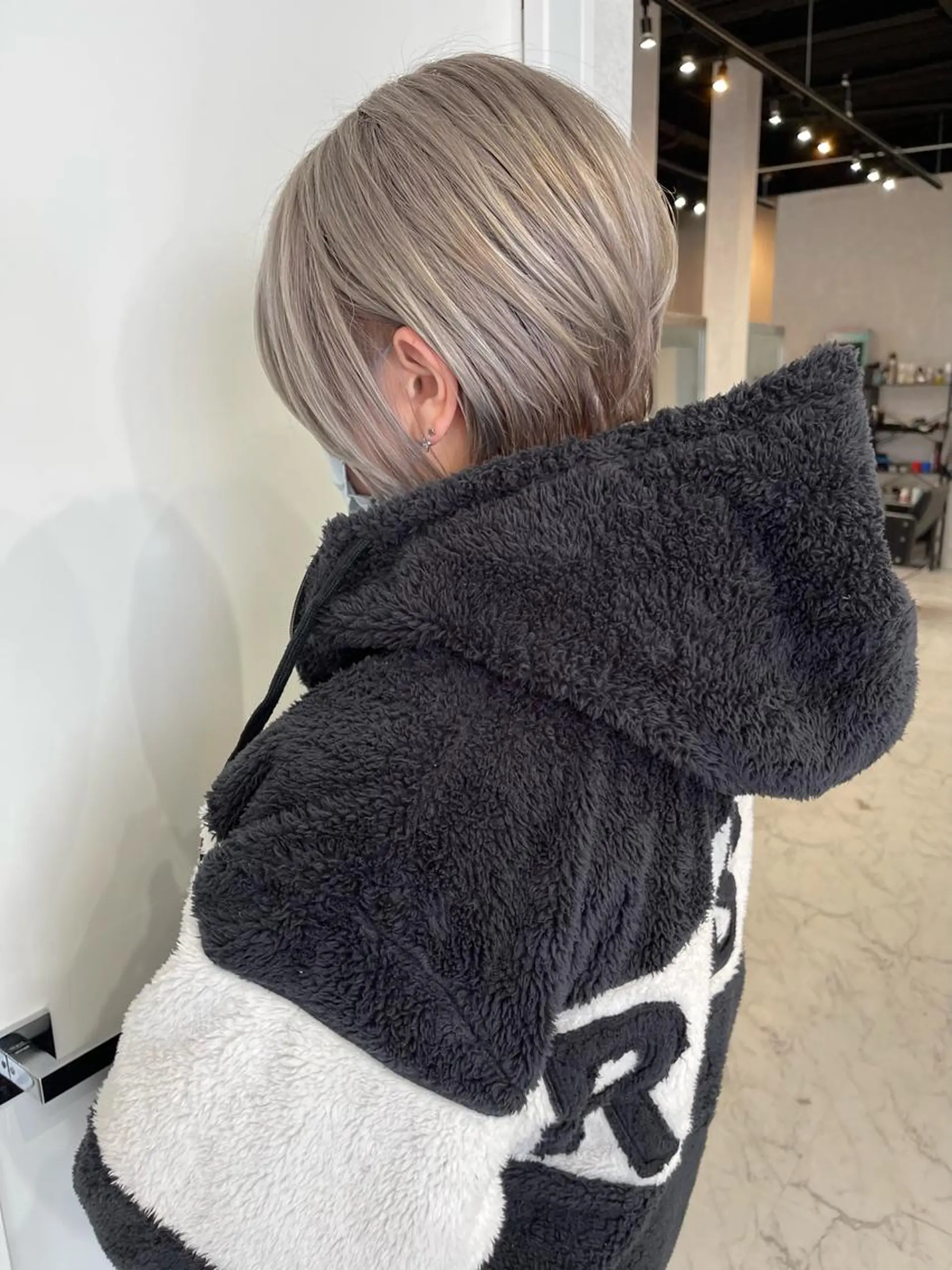 ショート カラー ヘアアレンジ バレイヤージュ デザインカラー ハイライトカラー 外国人風カラー ハイライト カット ヘアカラー トリートメント アンドウ ユウ/ レイヤーカット/韓国のヘアスタイル