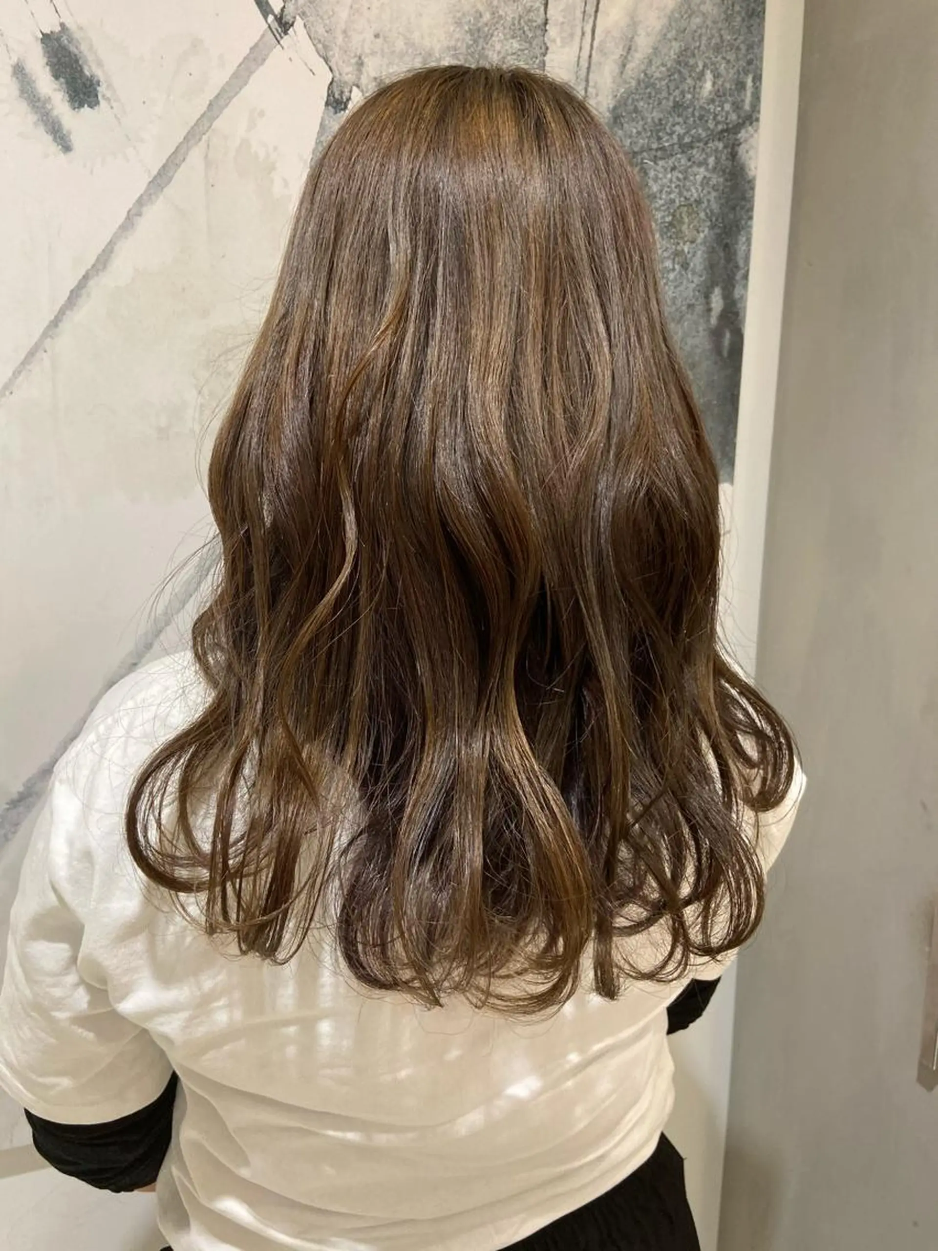 セミロング カラー ベージュカラー 透明感カラー 外国人風カラー カジュアルを女っぽく 𝗮𝘆𝗮𝗰𝗼のヘアスタイル