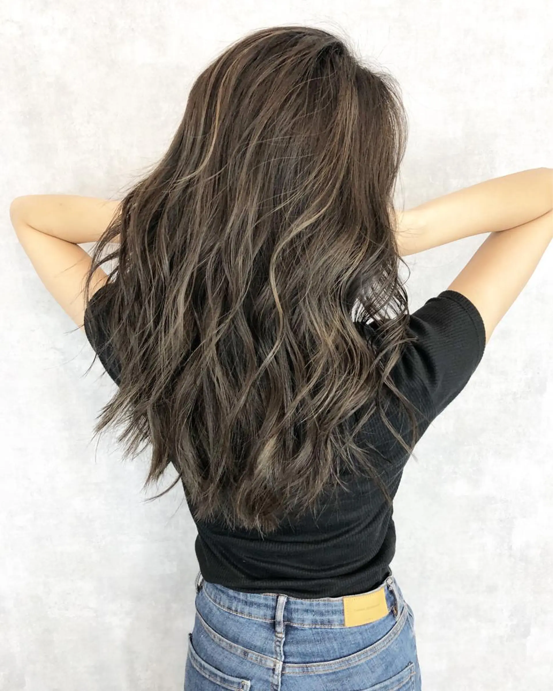 ロング カラー ハイライトカラー シルバー ハイライト レイヤーカット BLend 渋谷のヘアスタイル