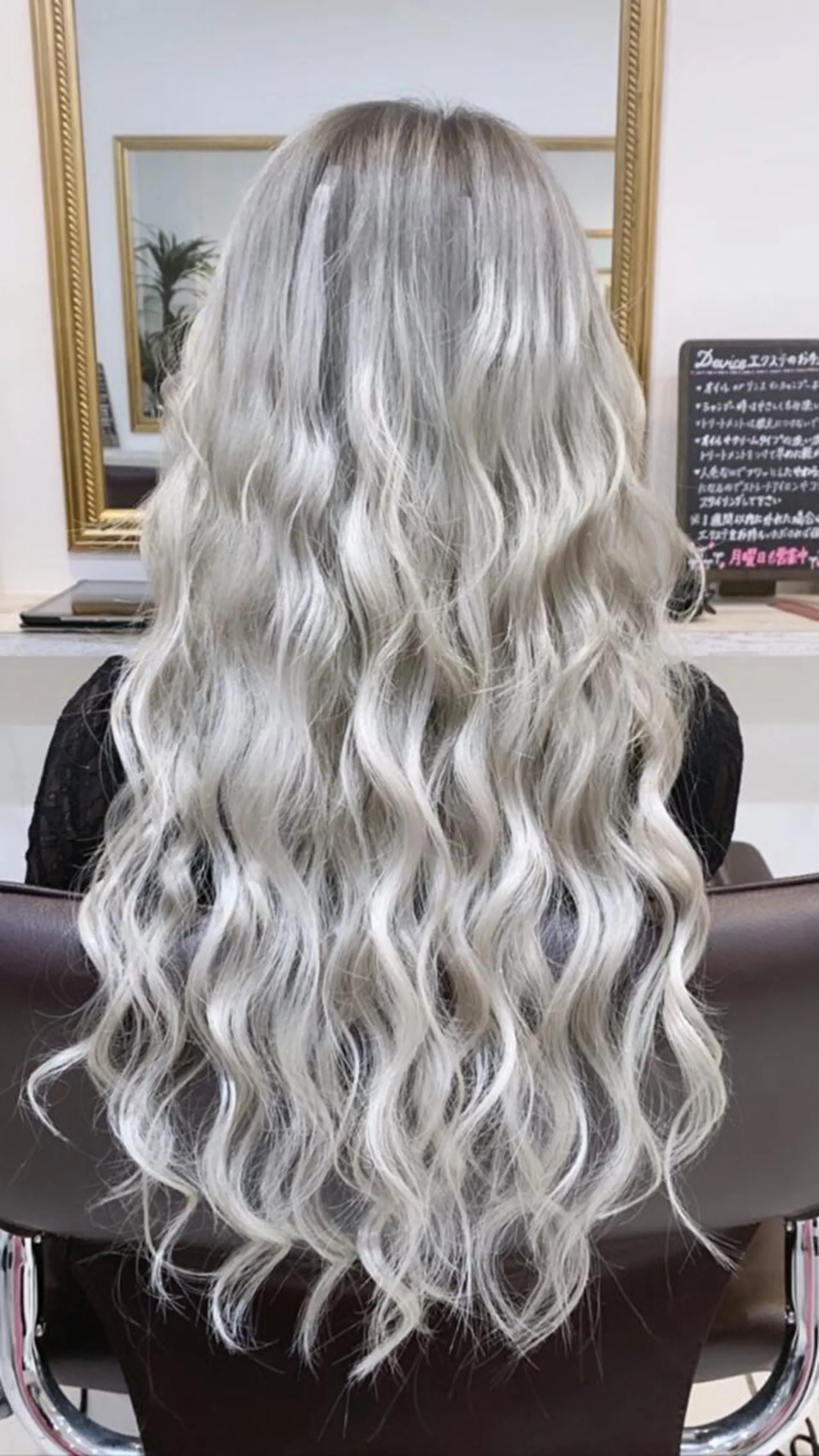 セミロング カラー ヘアアレンジ Device ディバイスのヘアスタイル