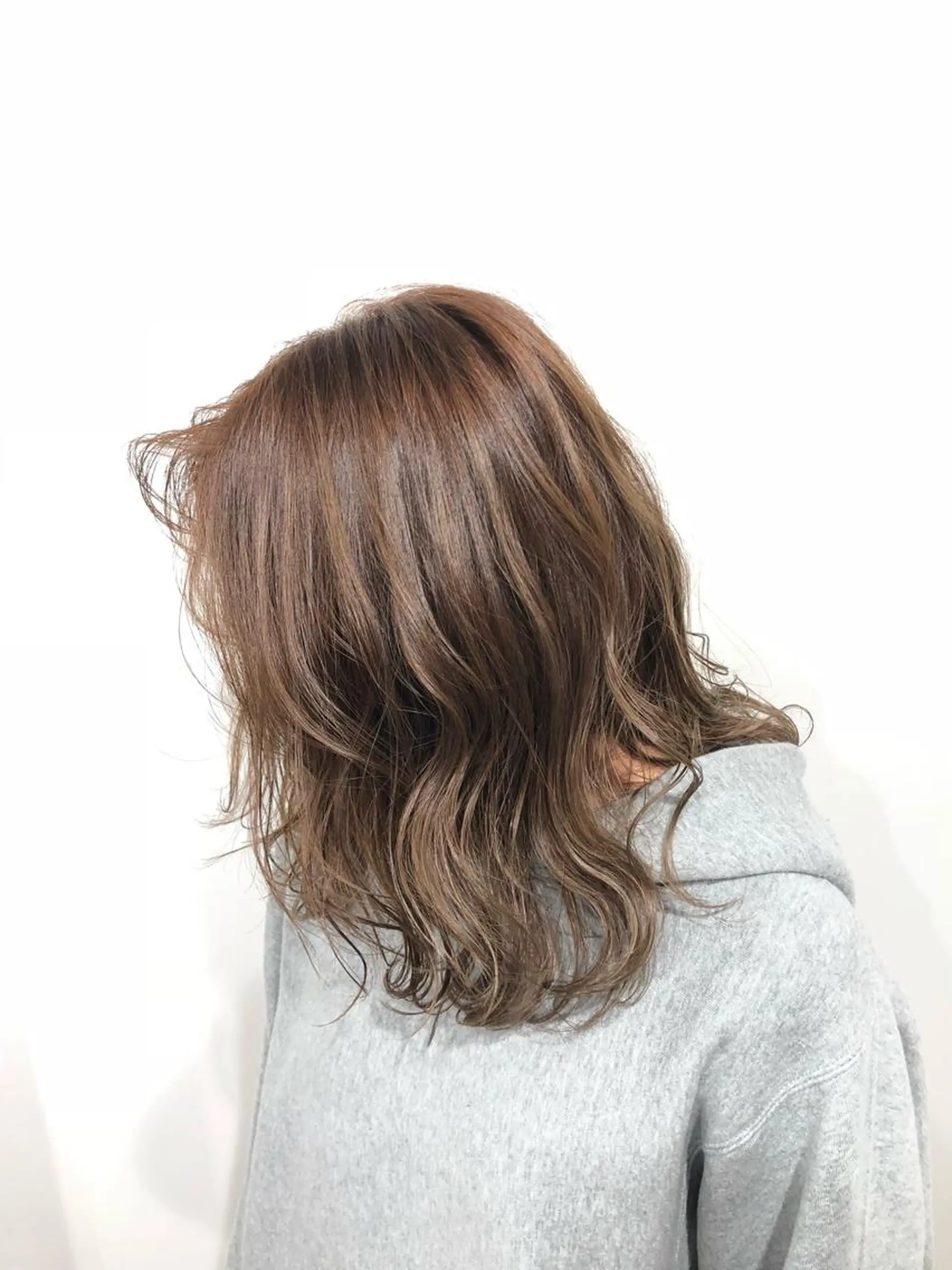ミディアム タカハシ ユウキのヘアスタイル