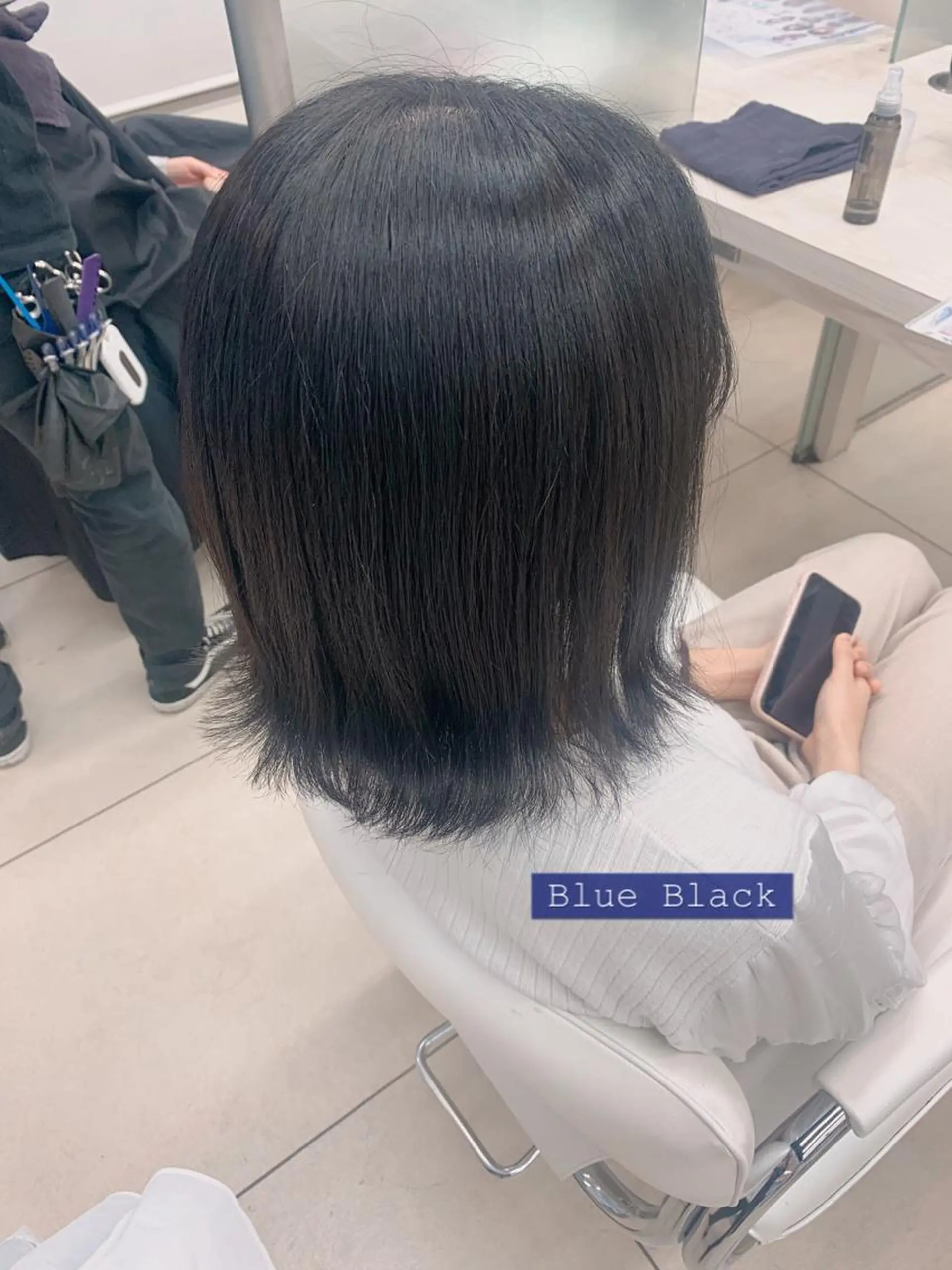 ミディアム カラー 黒髪 ブルーカラー ブルーブラック ✂︎✂︎レディースの メンズカット屋さんのヘアスタイル
