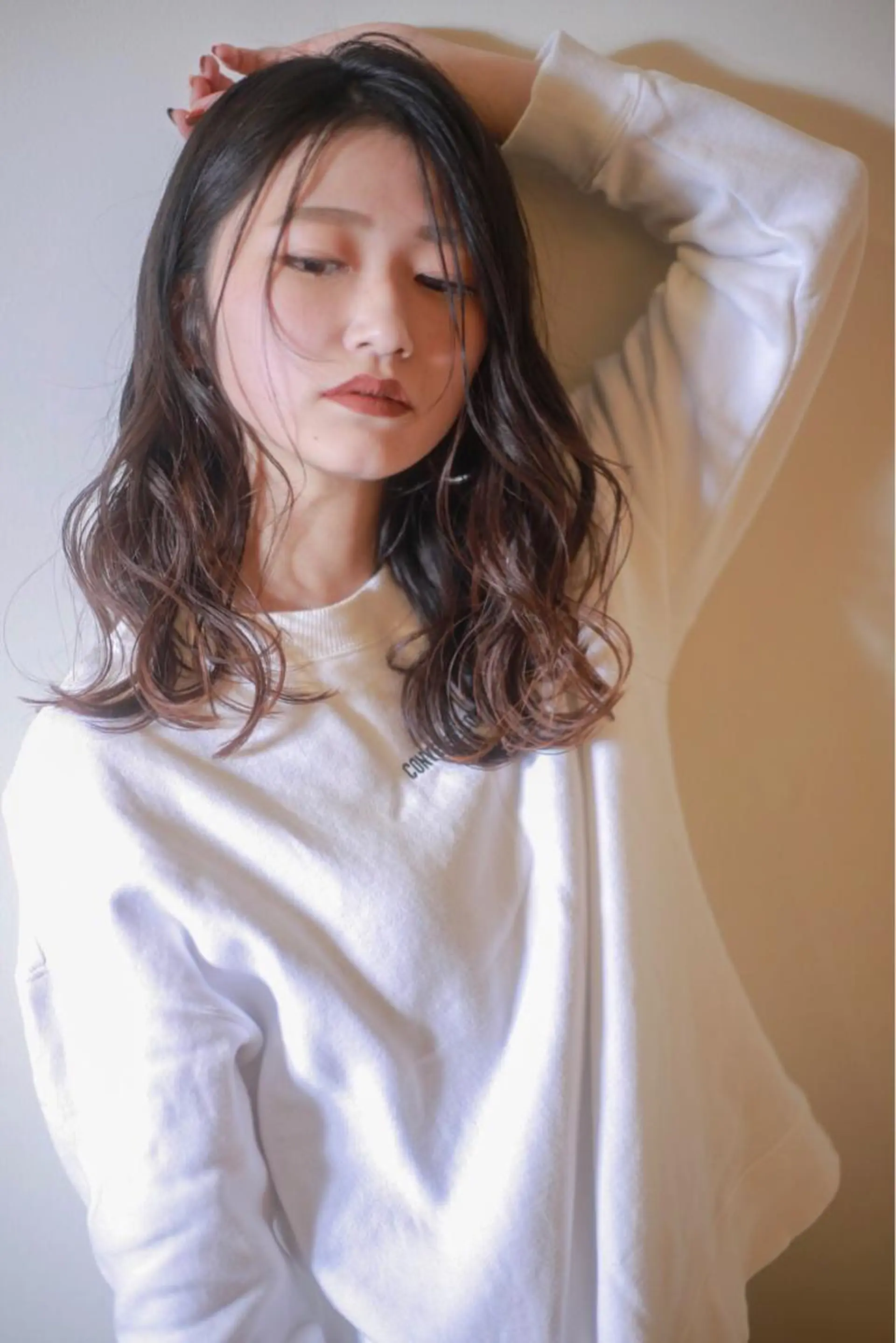 ロング カラー 伊藤 裕貴のヘアスタイル
