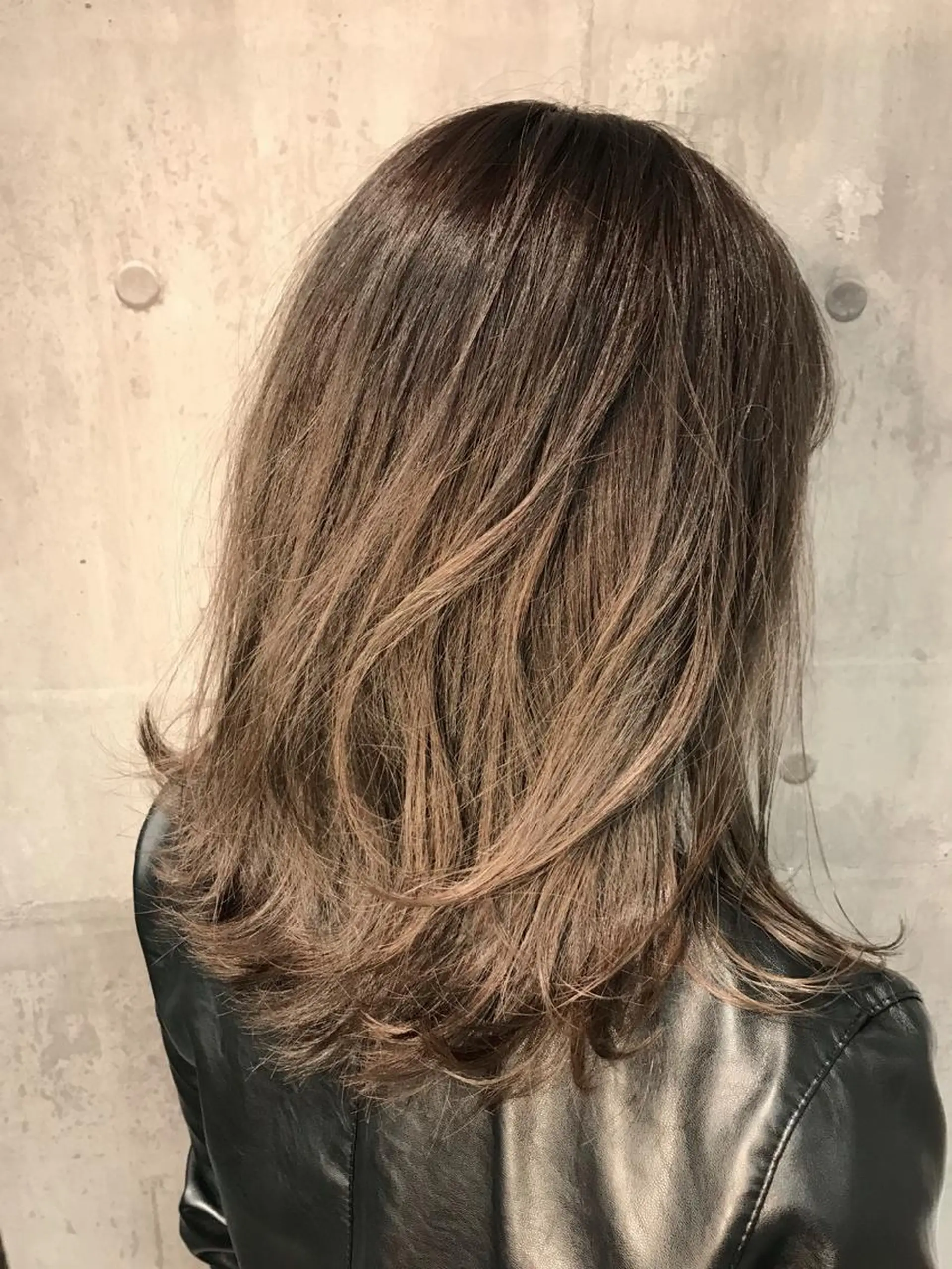 ミディアム カラー 透明感カラー グレージュ カット ヘアカラー トリートメント 髪質改善カラー ケアブリーチ/タムのヘアスタイル