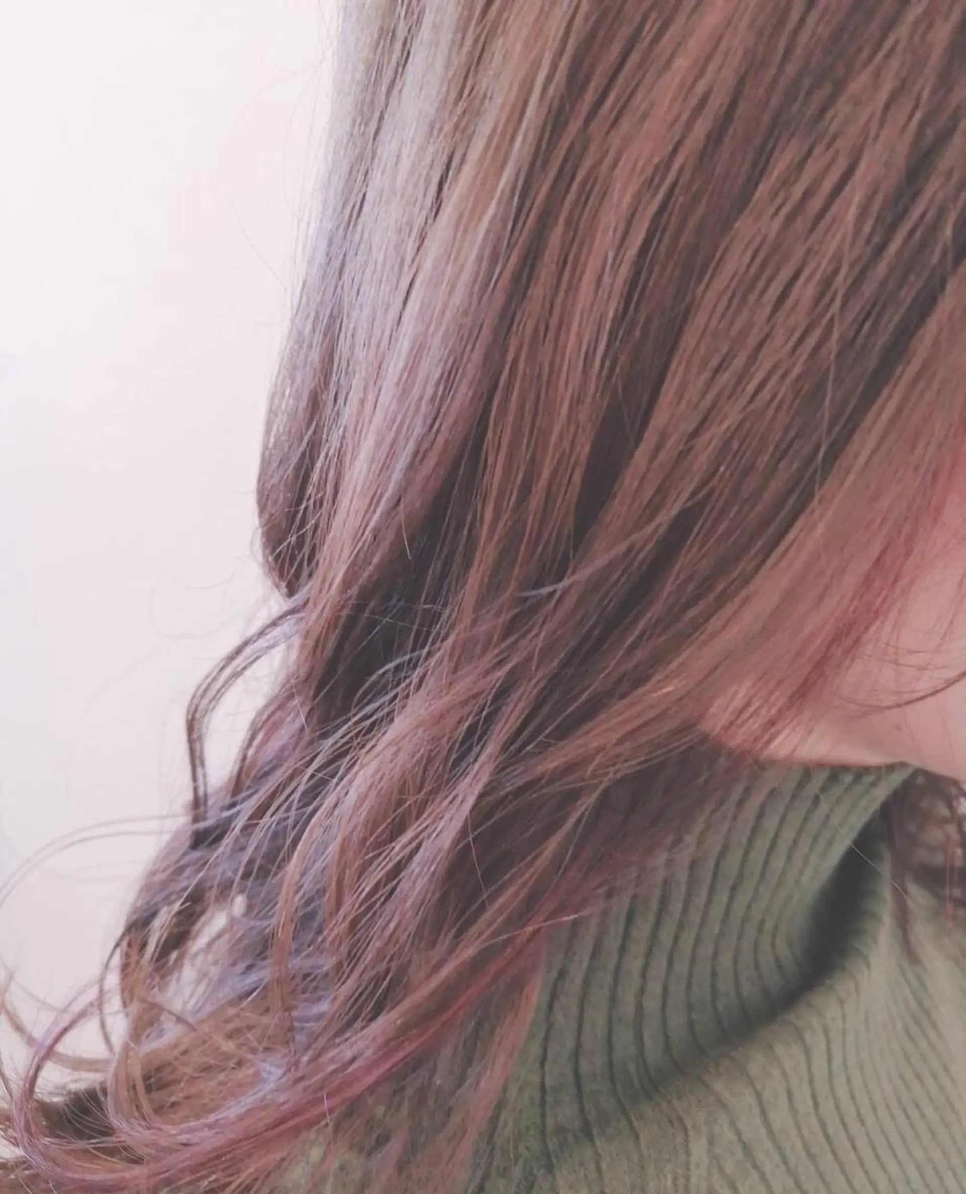 セミロング 服部 咲衣のヘアスタイル