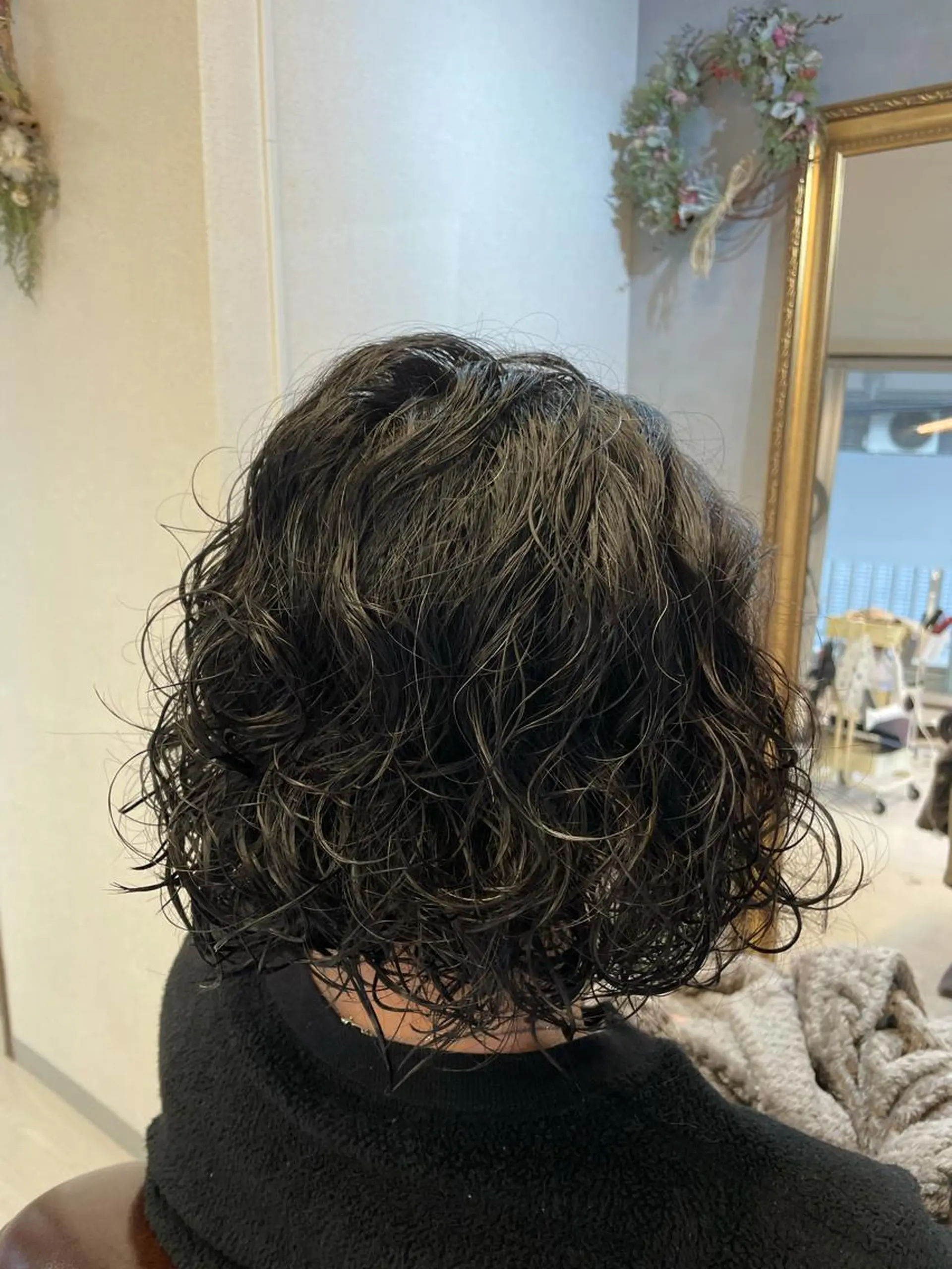 ミディアム パーマ moon所属・高橋 美砂子のヘアスタイル