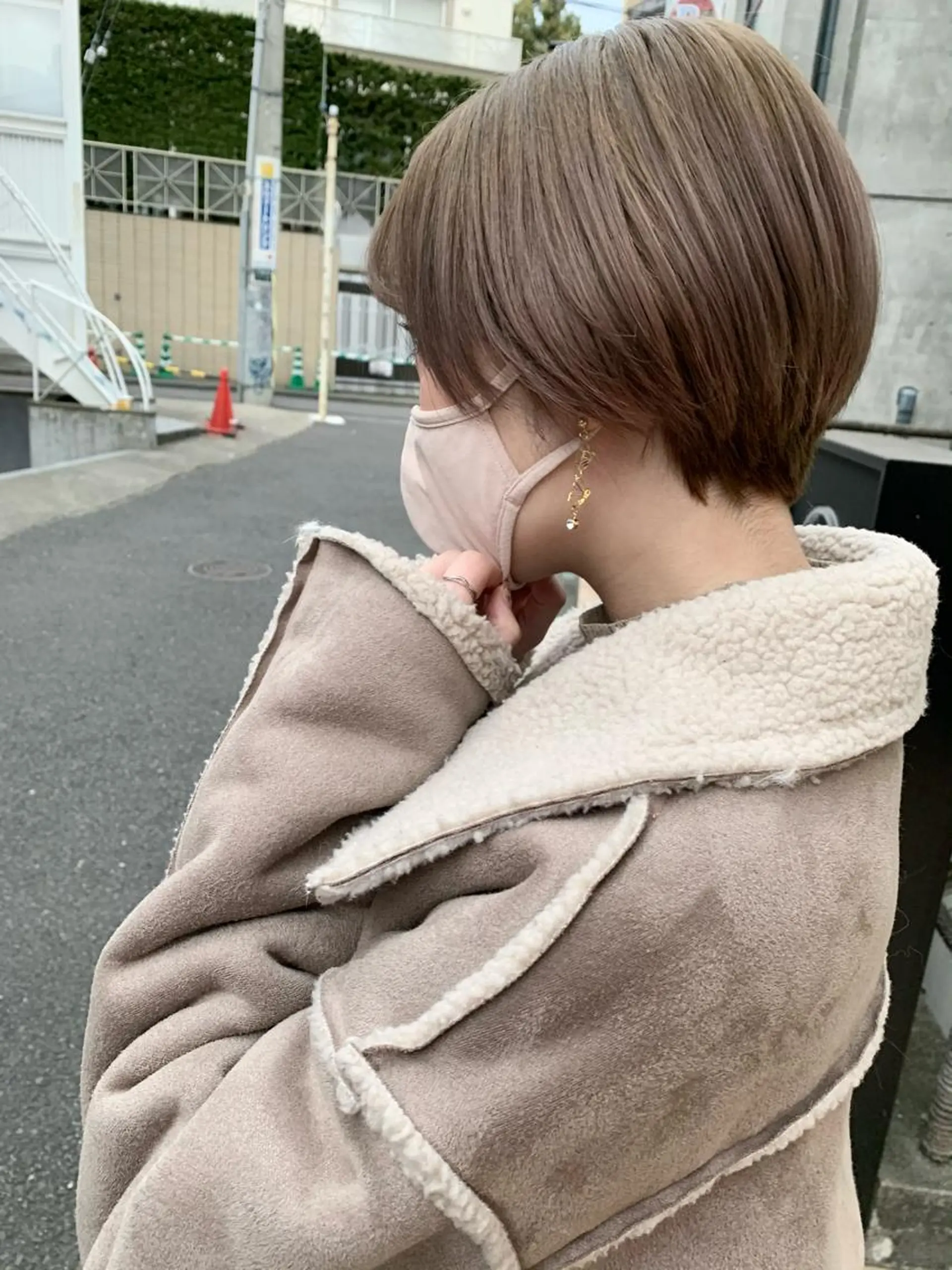 ショート カラー ベージュカラー ブリーチ ショートヘア カット ヘアカラー トリートメント 艶ハイトーン/ヘア アレンジAYAKAのヘアスタイル