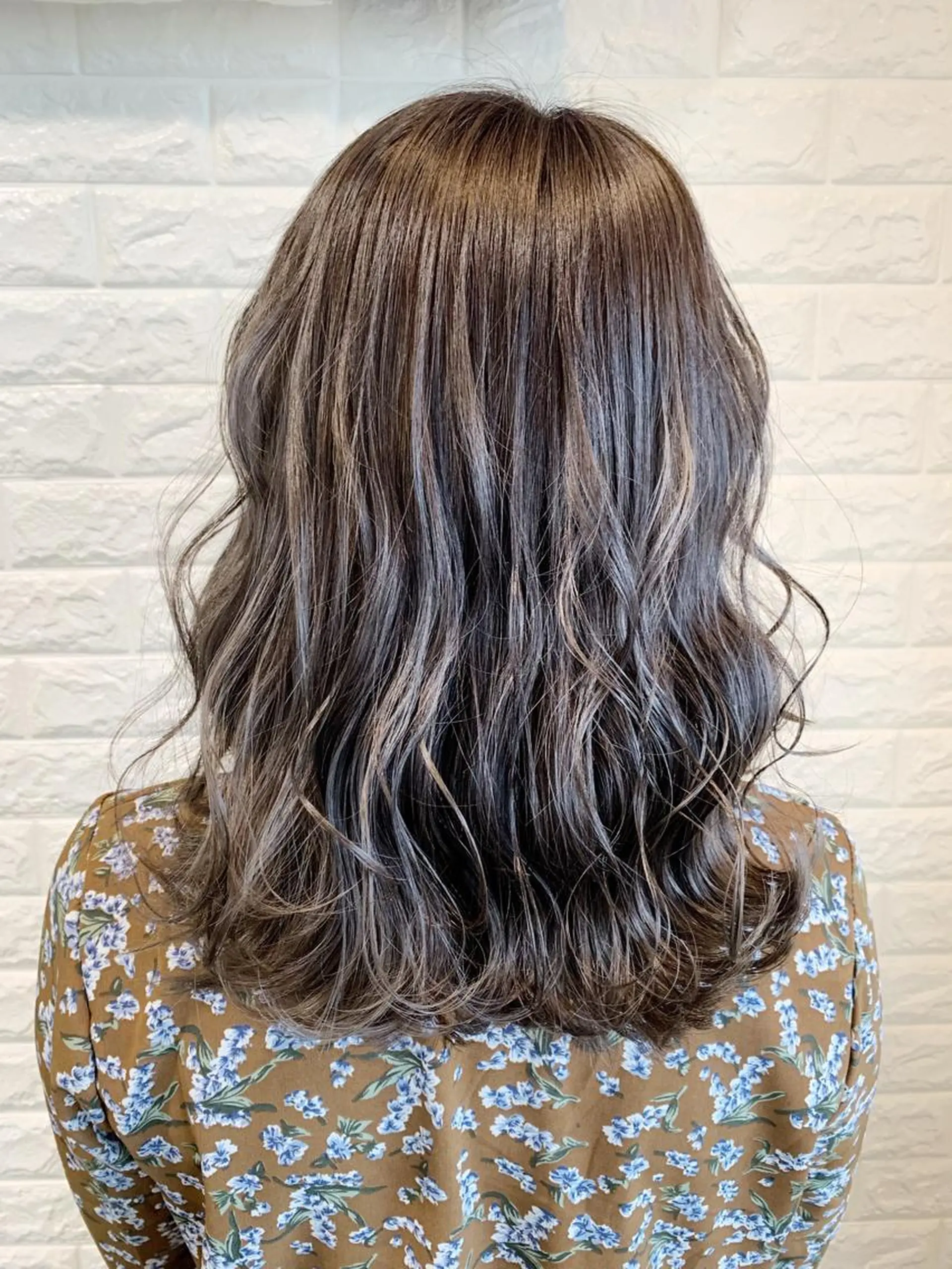 セミロング カラー ヘアアレンジ 透明感カラー ダークグレー イルミナカラー 🌿‬ ܸAir 透明感🌱西村知佳のヘアスタイル