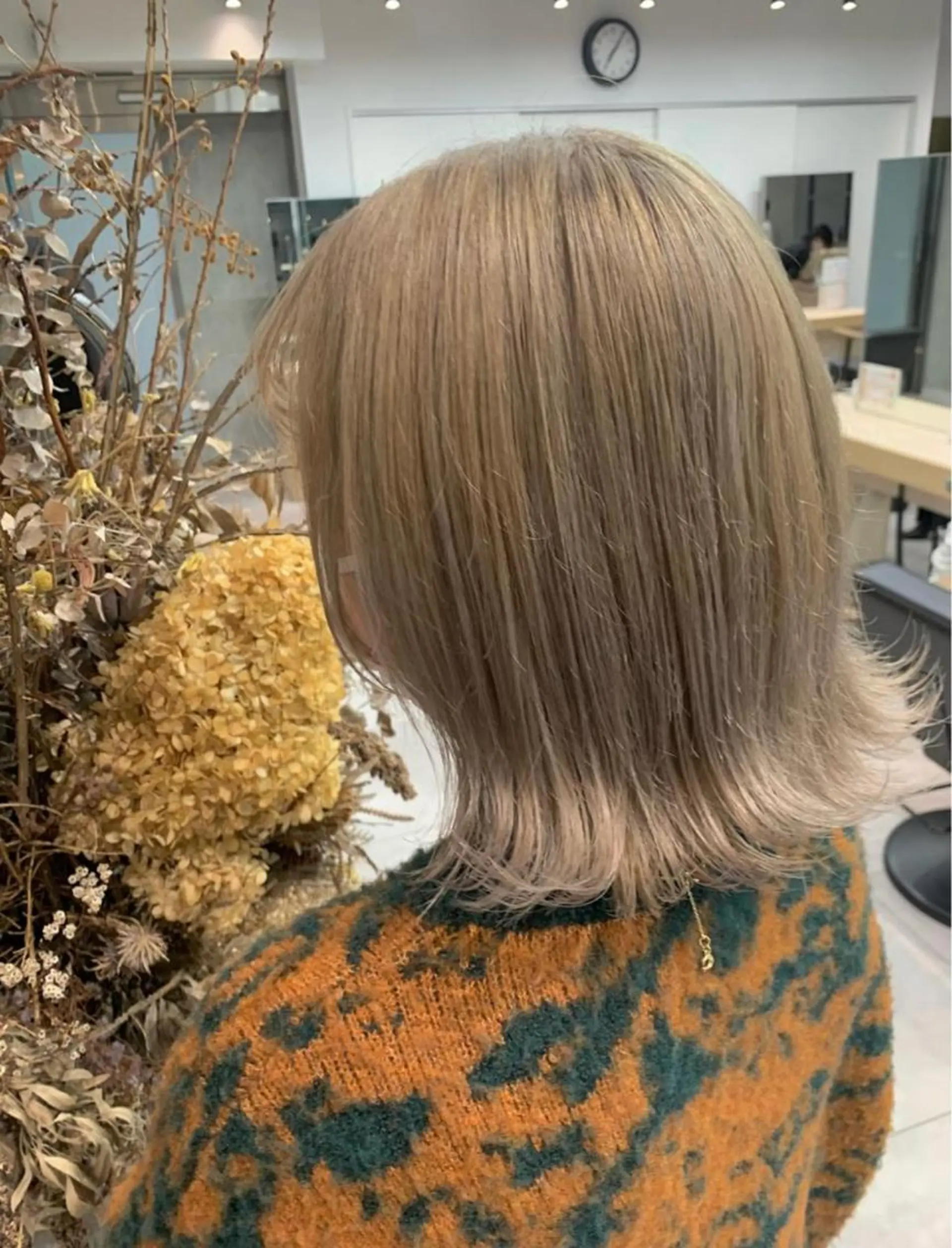 ミディアム カラー ショート・ボブ 🌈chinaのヘアスタイル