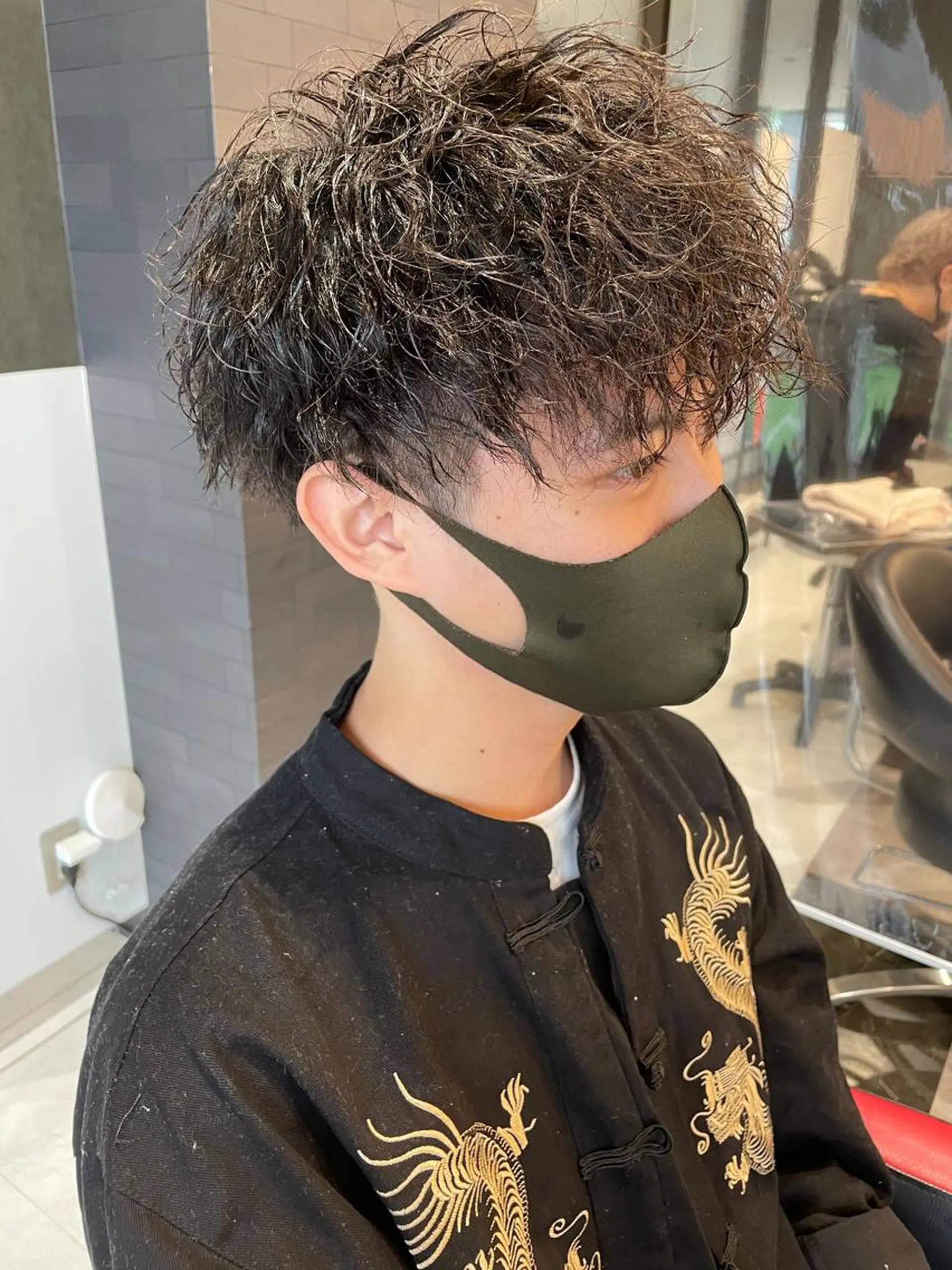 ショート パーマ メンズ メンズパーマ 刈り上げ ショートヘア スパイラルパーマ カット パーマ トリートメント メンズヘア特化 崎田 成人のヘアスタイル