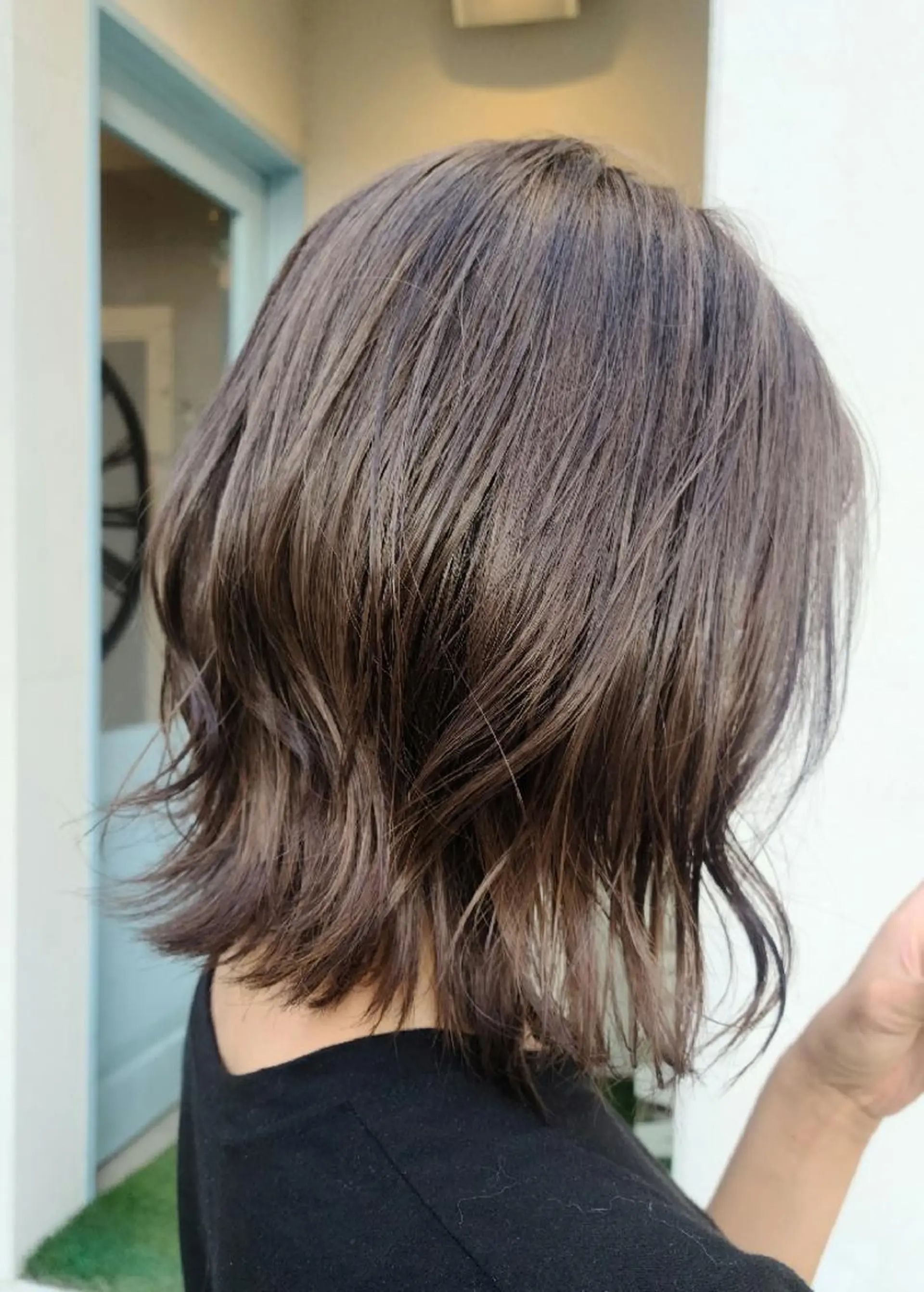 ミディアム カラー ブリーチ 透明感カラー グレージュ 赤松 摩美のヘアスタイル