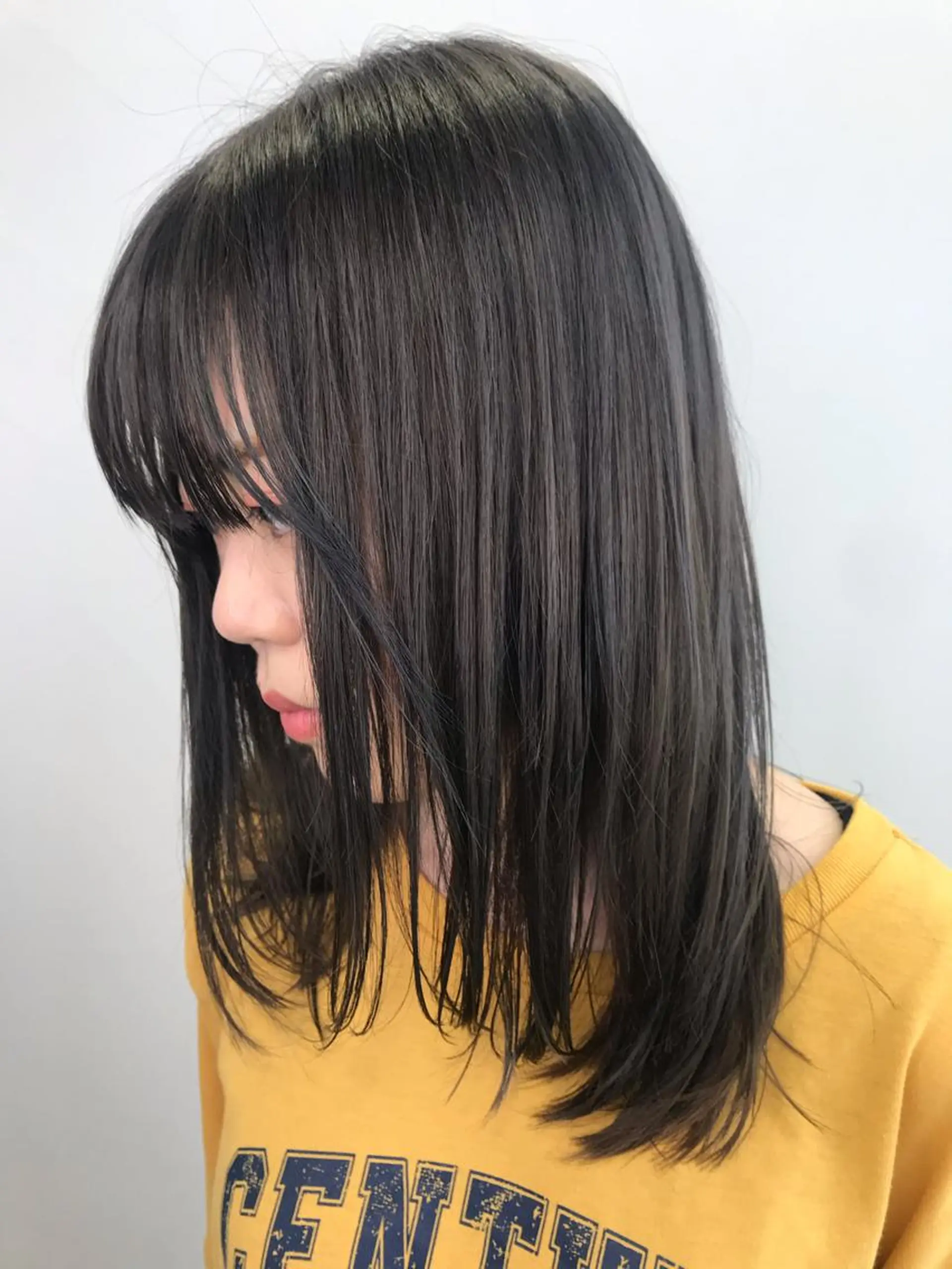 ミディアム カラー EMANONシェアサロン心斎橋店所属・韓国メンズヘア　ミル クティボブ　足立佳代のヘアスタイル