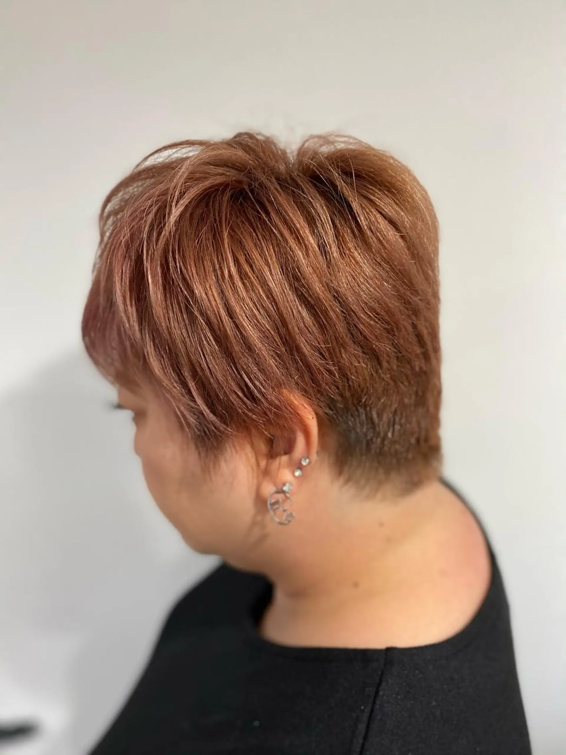 ショート カラー ブリーチ ピンクカラー ゴトウ エイイチのヘアスタイル