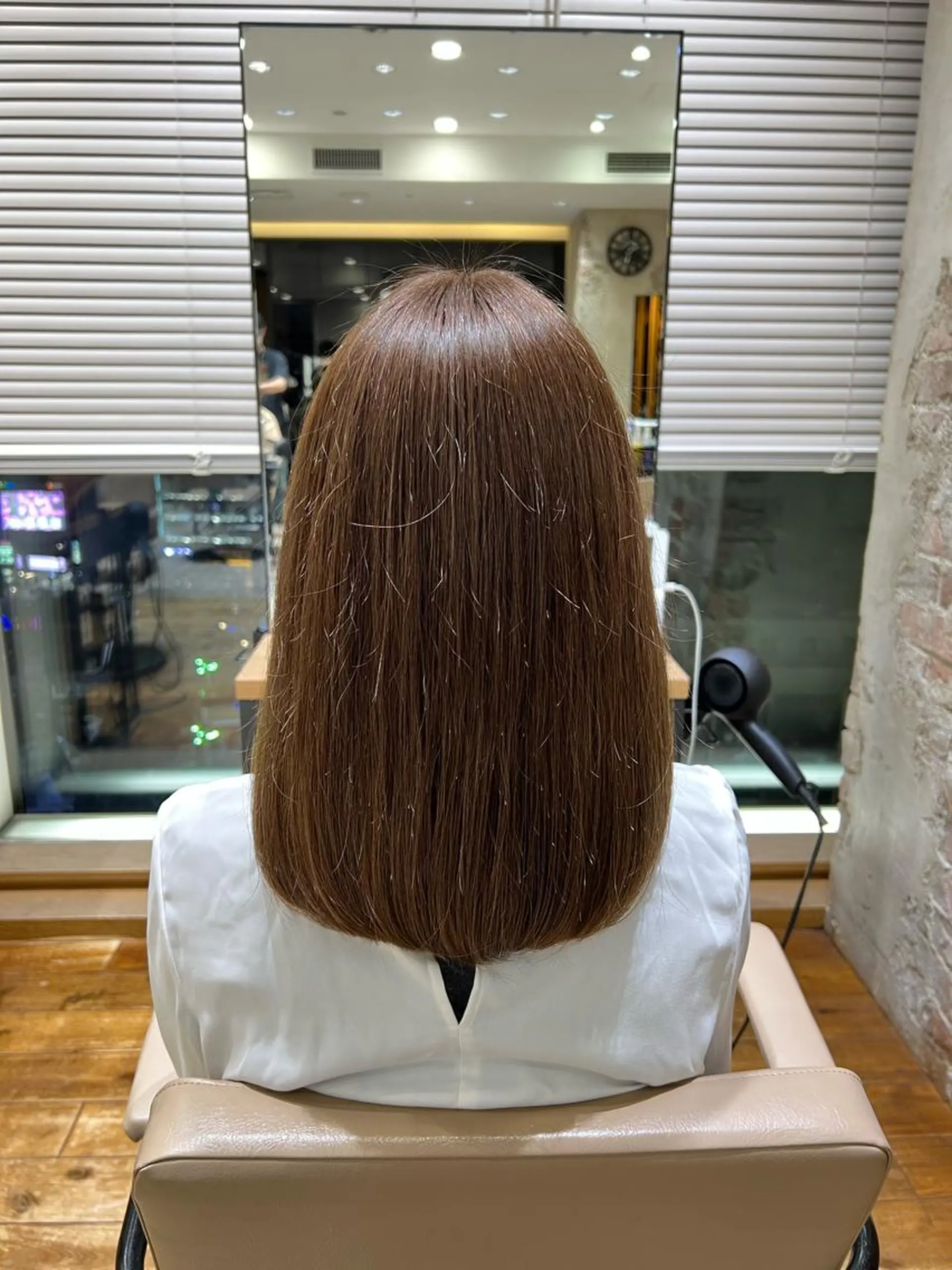 セミロング カラー 💍新宿ショート 💍岩田莉奈のヘアスタイル