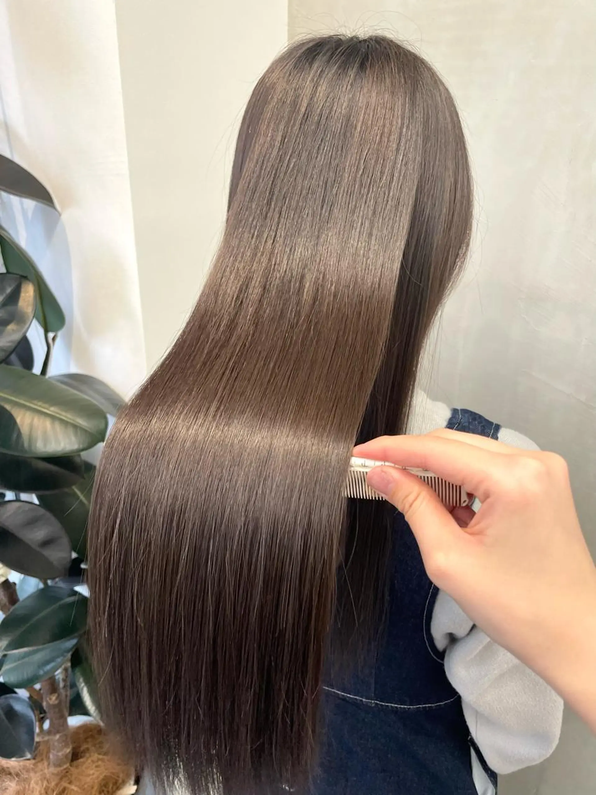 ロング カラー グレージュ オリーブグレージュ オリーブグレー カット トリートメント 髪質改善🌱 高橋みなみのヘアスタイル