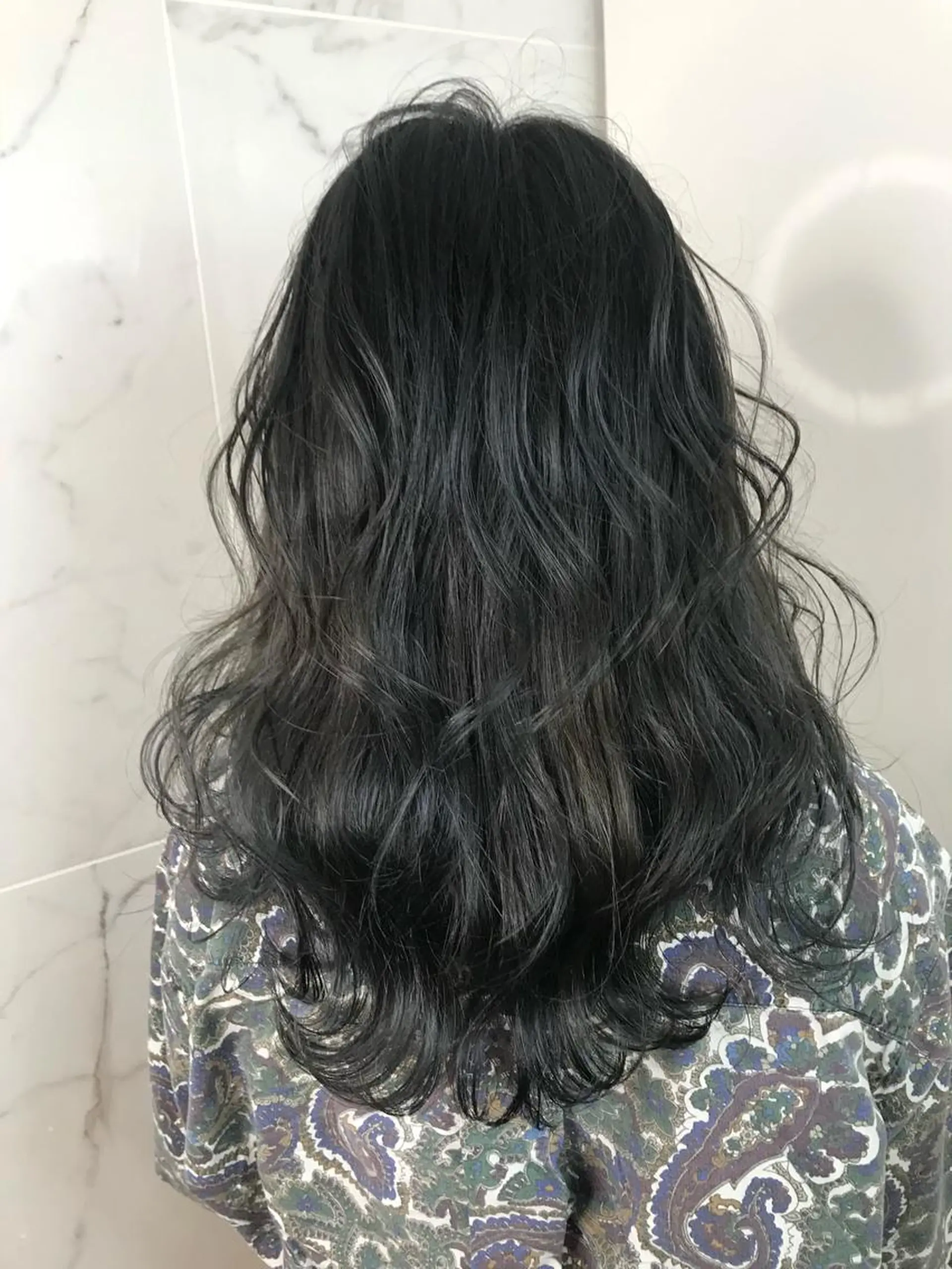 ロング カラー アディクシーカラー AVANCE emiのヘアスタイル