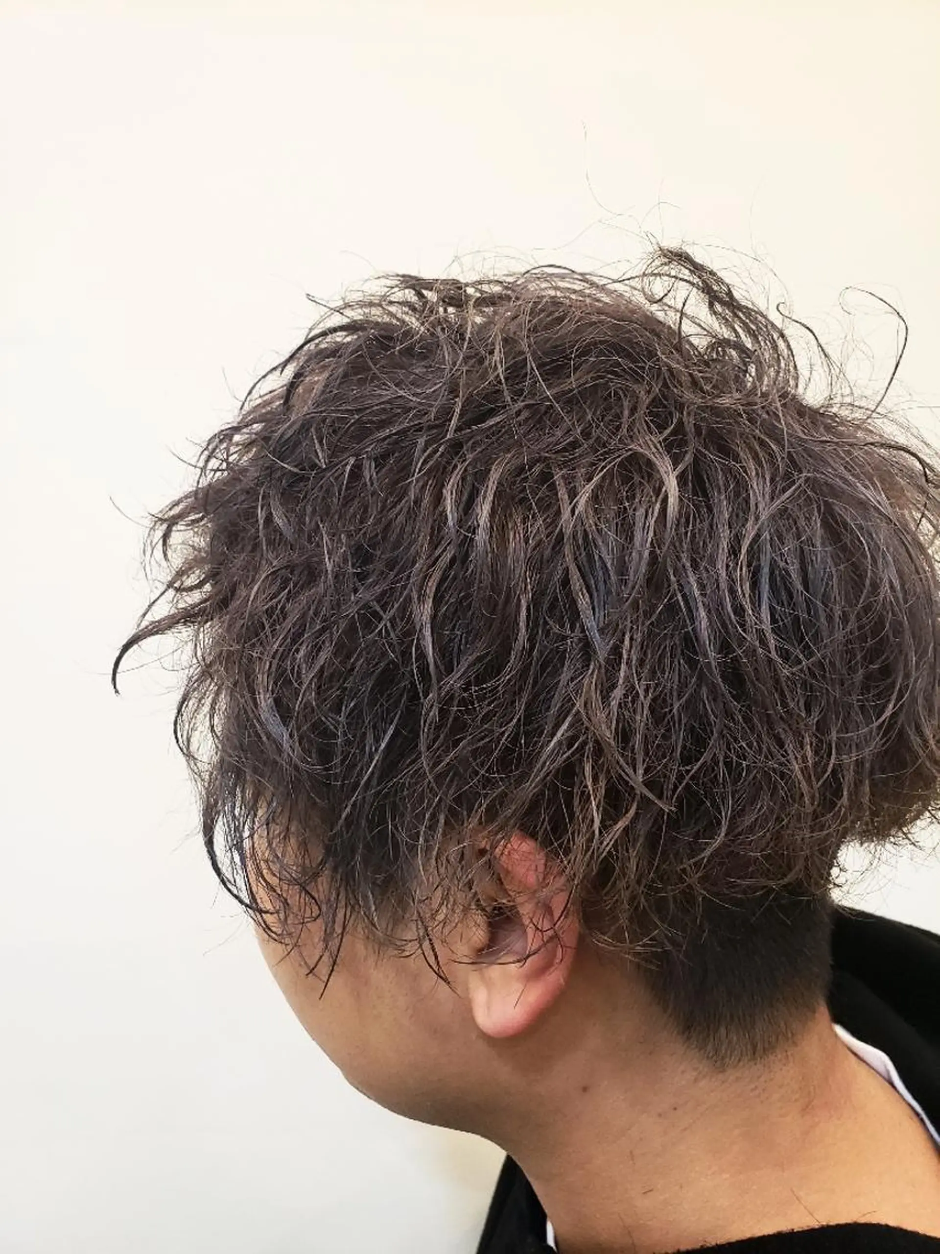 メンズ ショート パーマ カラー メンズパーマ スパイラルパーマ FREEX所属・特殊パーマ 片山恭兵のヘアスタイル