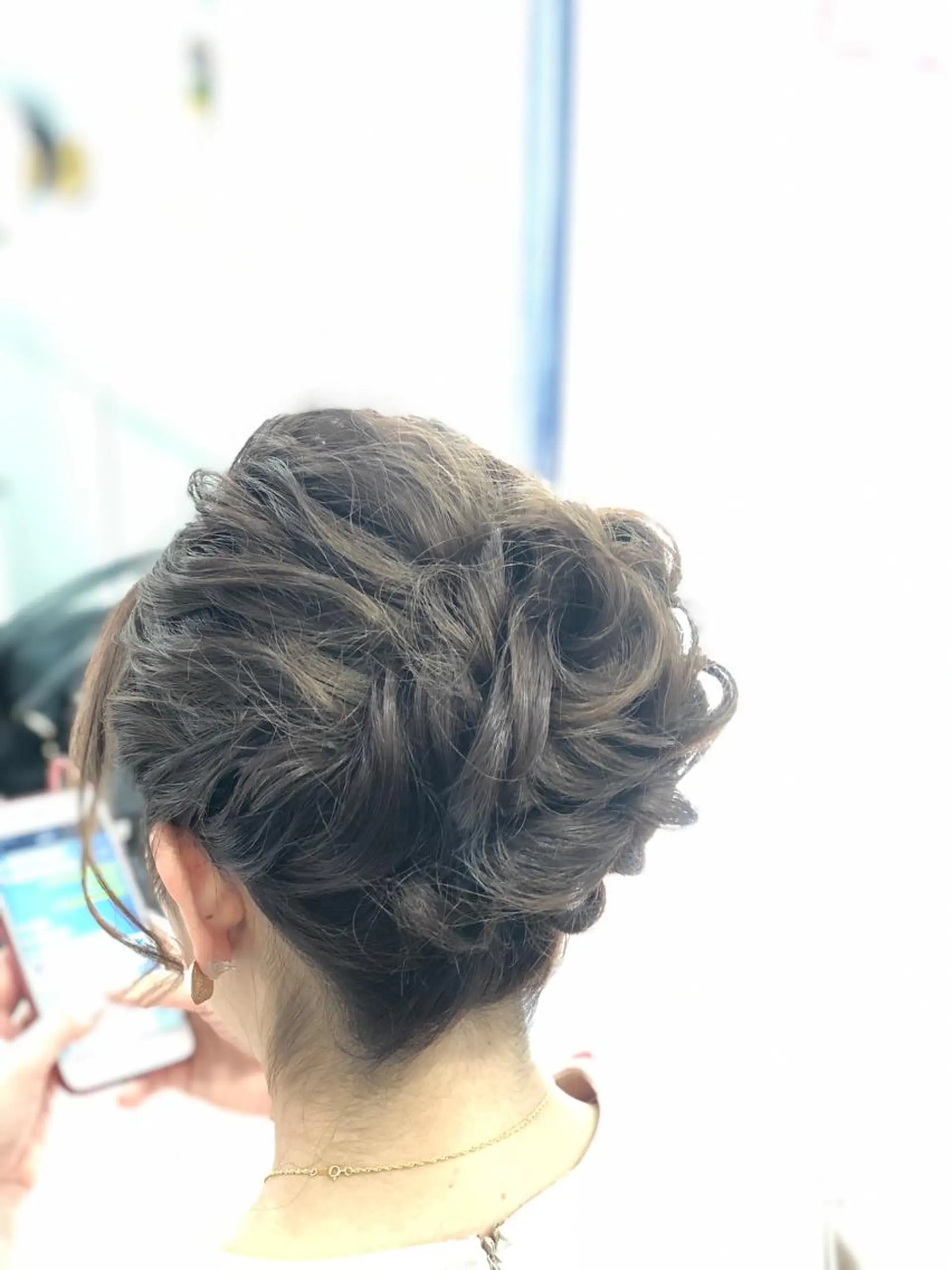 ミディアム laera 佐藤のヘアスタイル