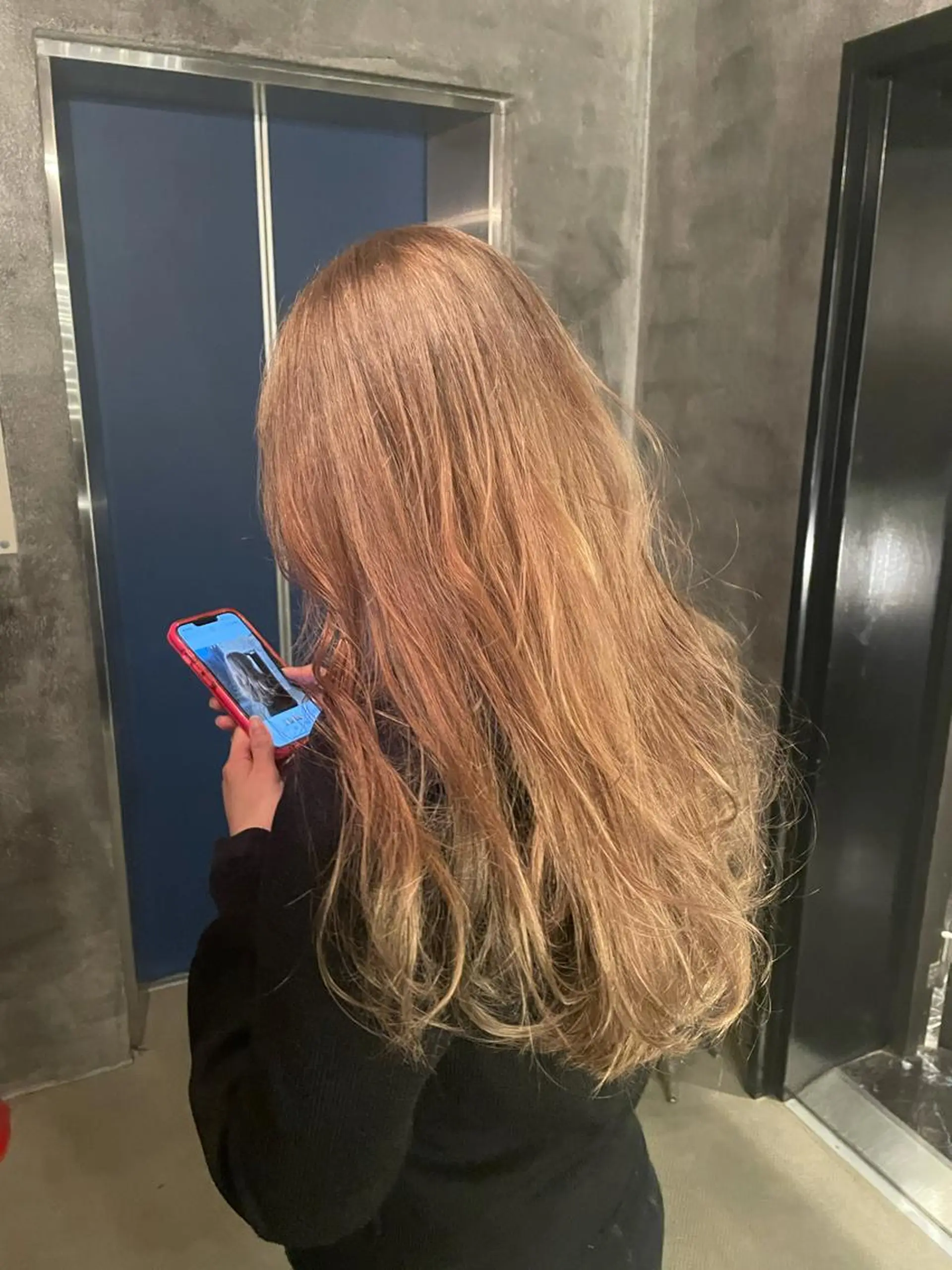 ロング カラー ヘアカラー トリートメント 🦋透明感カラー /ケアブリーチ🦋のヘアスタイル