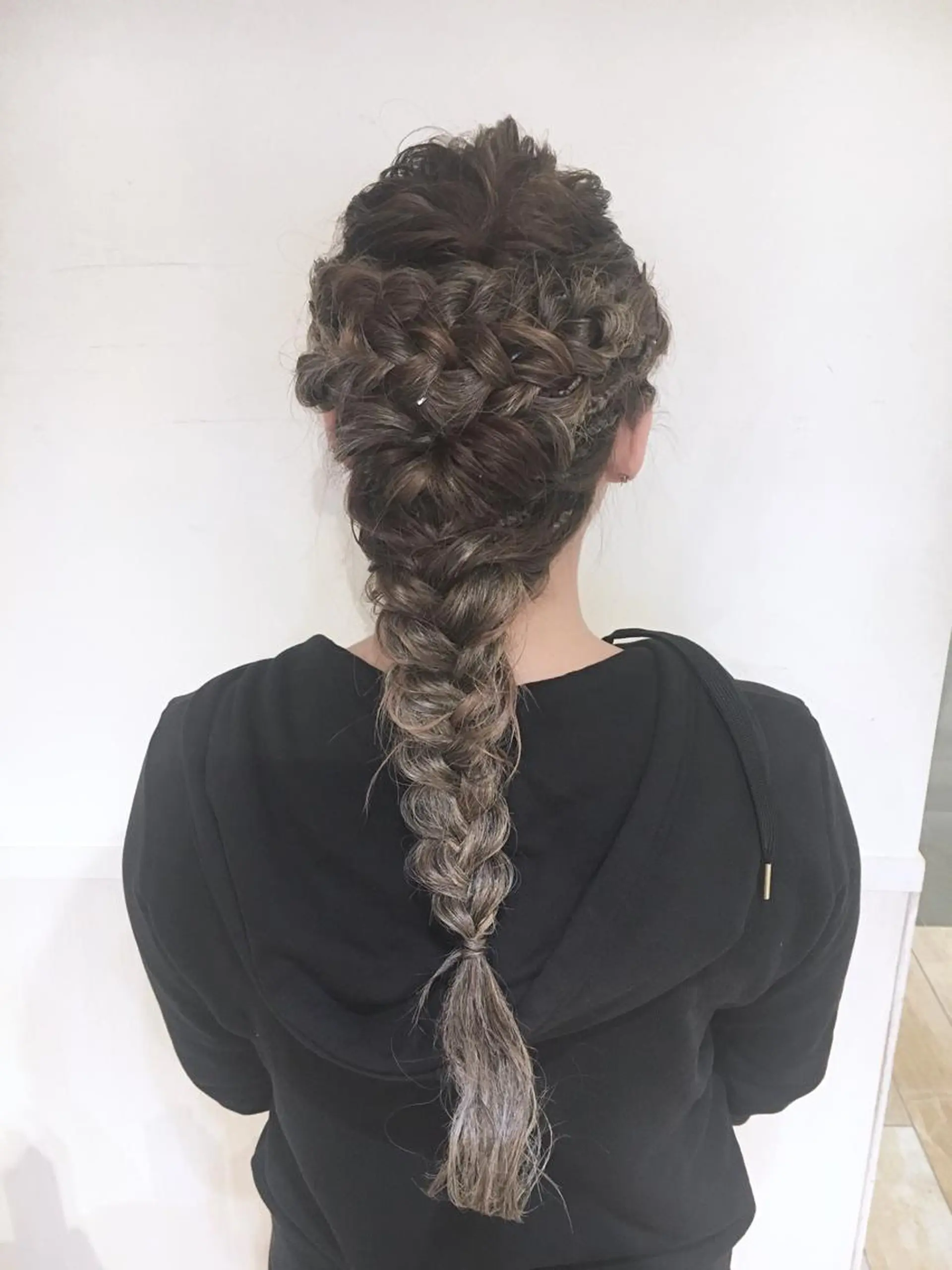 ロング ヘアアレンジ 野崎 ひかりのヘアスタイル