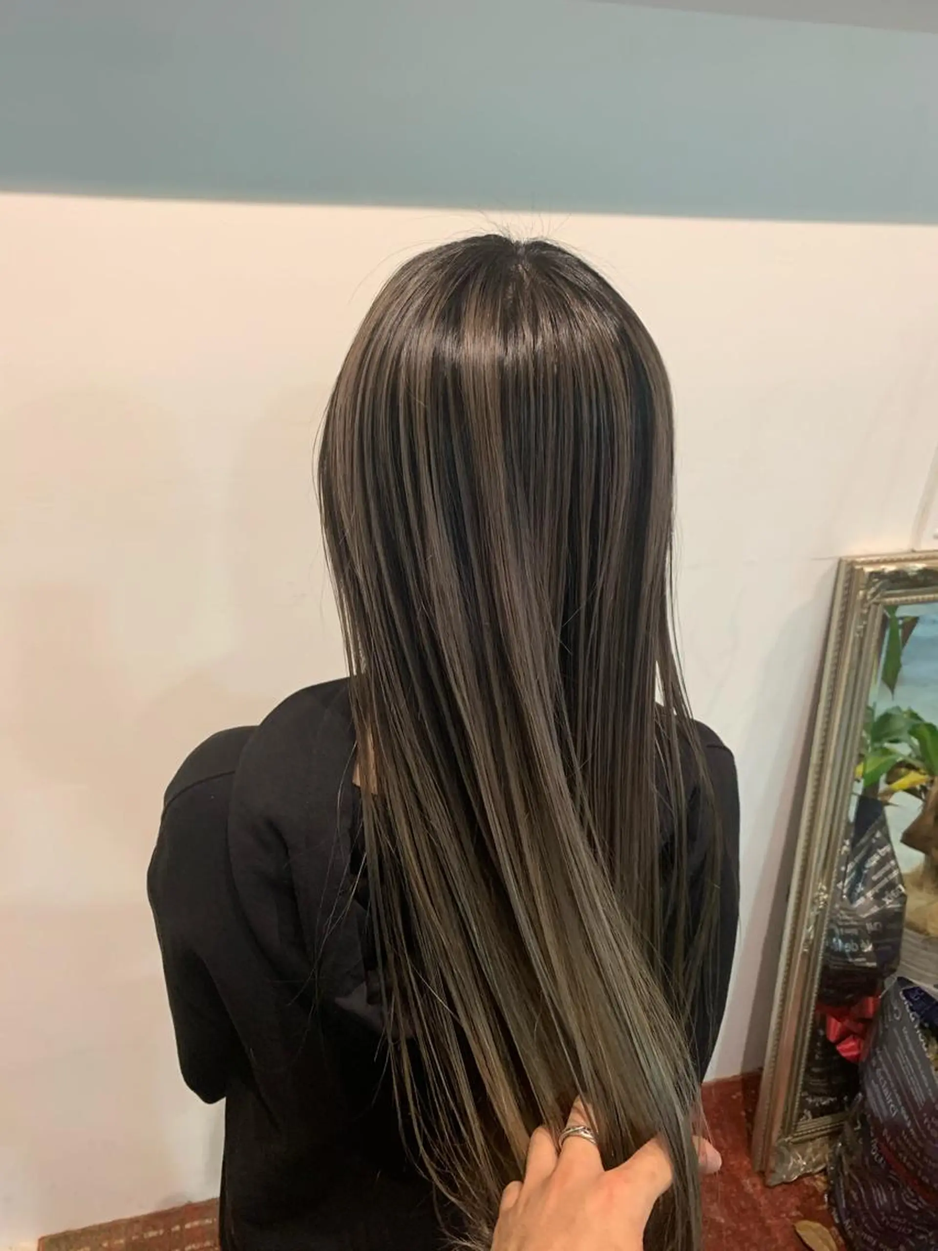 ロング ハイライト レイヤーカット 大宮/山口 竣也のヘアスタイル