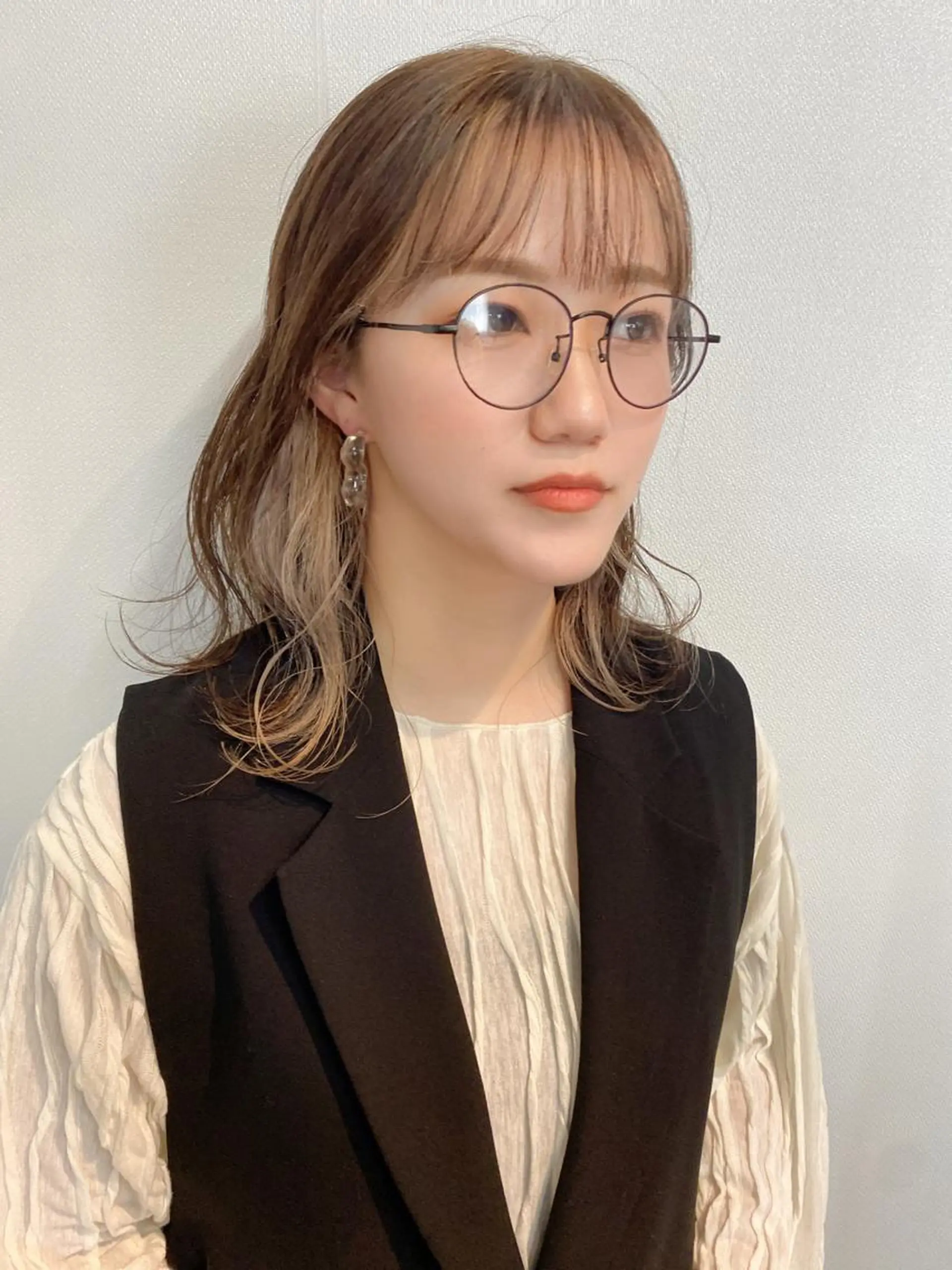 ミディアム カラー パーマ ヘアアレンジ メンズ キッズ ネイル マツエク・マツパ アイブロウ メンズインナーカラー ミストバング ベージュカラー イヤリングカラー  フェイスフレーミング 広島/ボブ/レイヤー 🌿‬wakabaのヘアスタイル