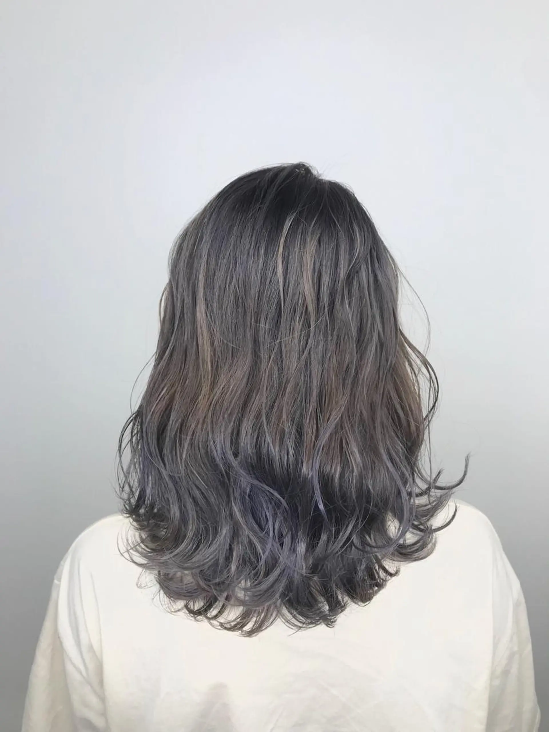 ミディアム カラー ブルーカラー グラデーションカラー ハイライトカラー ハイライト エリアNo.1カラー ⭐️hikaru⭐️のヘアスタイル