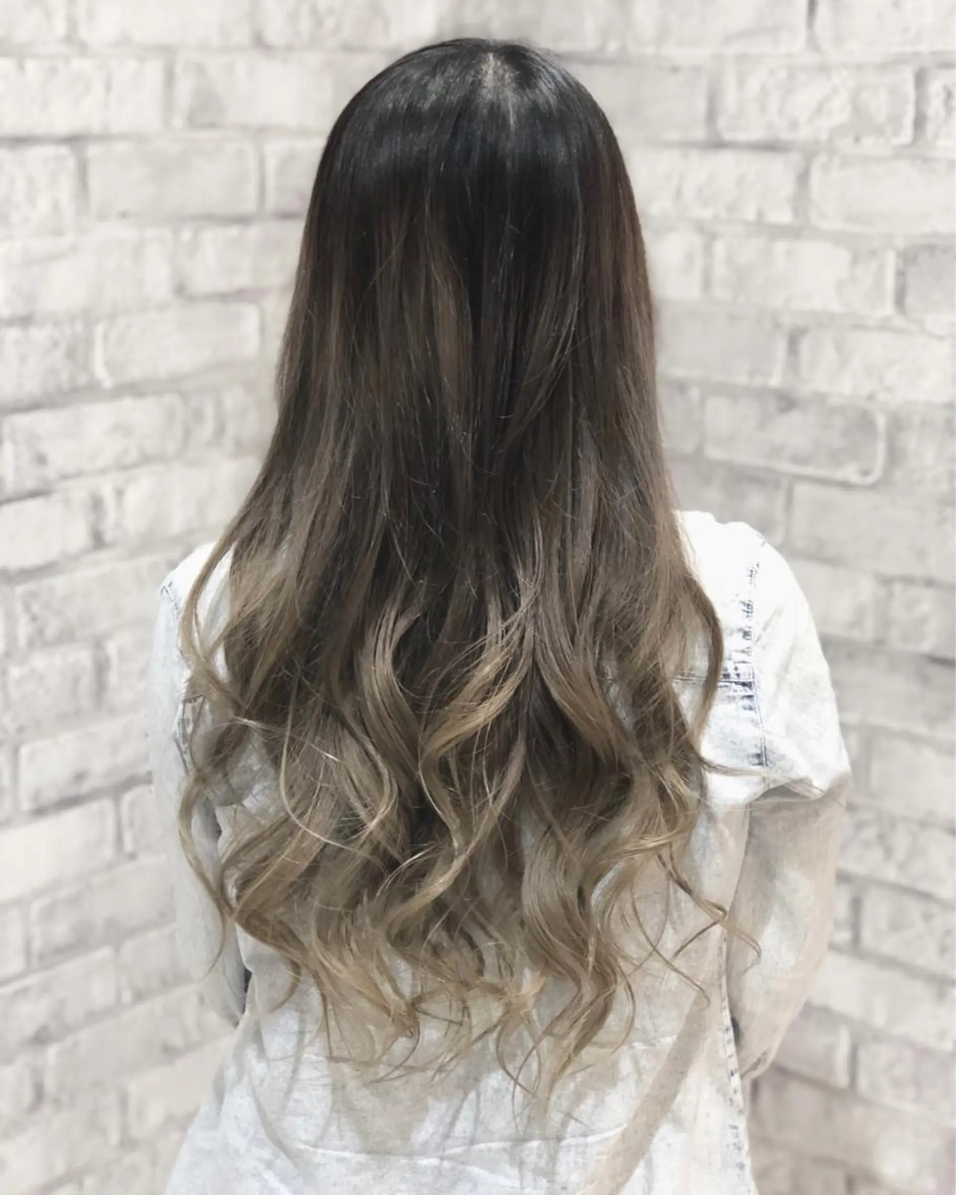 ロング カラー ヘアアレンジ グラデーションカラー カット ヘアカラー トリートメント 秋山 幸太のヘアスタイル