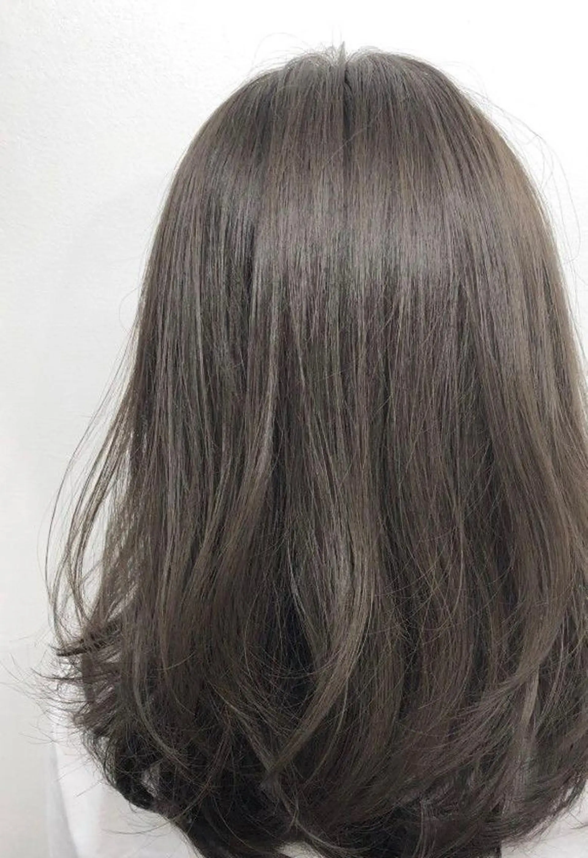 ロング カラー ニシキオリ ユウキのヘアスタイル