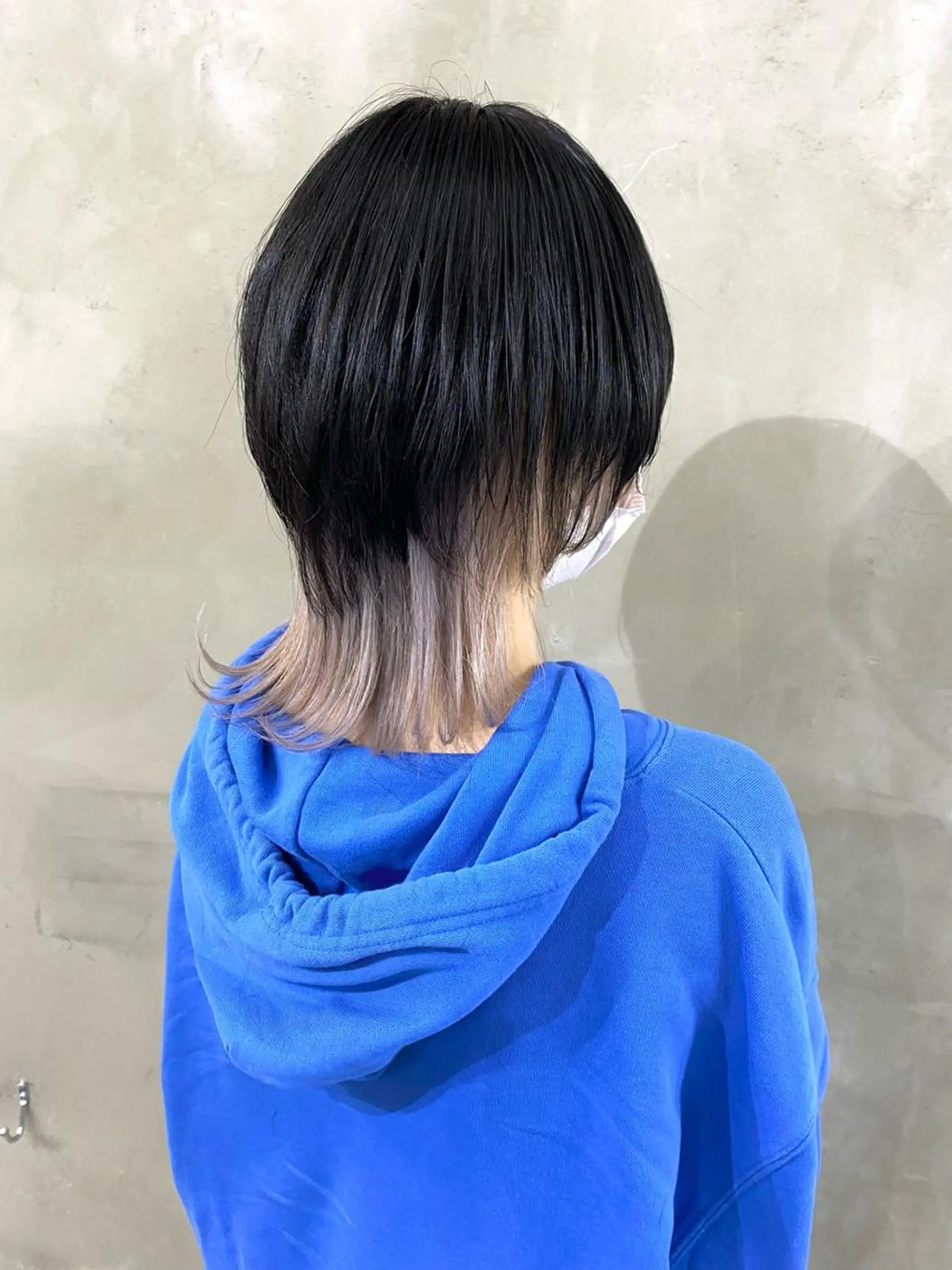 ミディアム カラー ヘアアレンジ メンズ 抜きっぱなしブロンド ササキカズマのヘアスタイル