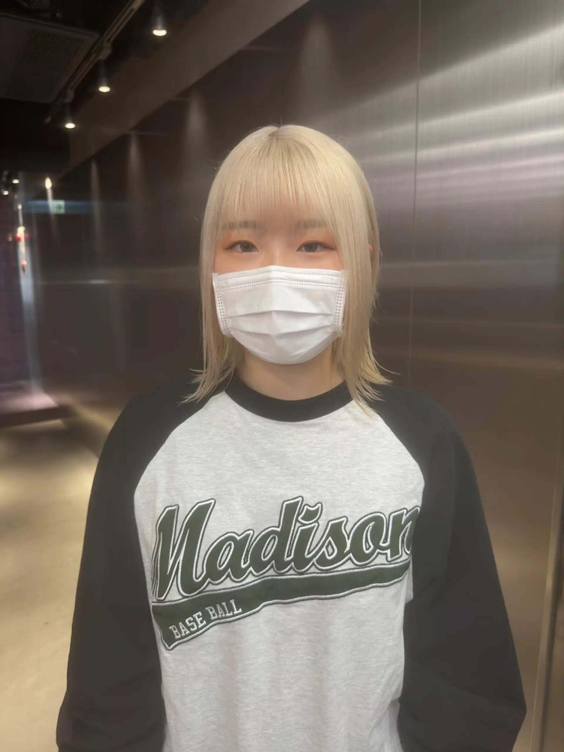 ミディアム カラー ブロンド ホワイトブロンド ヘアカラー トリートメント 鈴木/ミルクティー/ ブリーチ/ボブ/のヘアスタイル