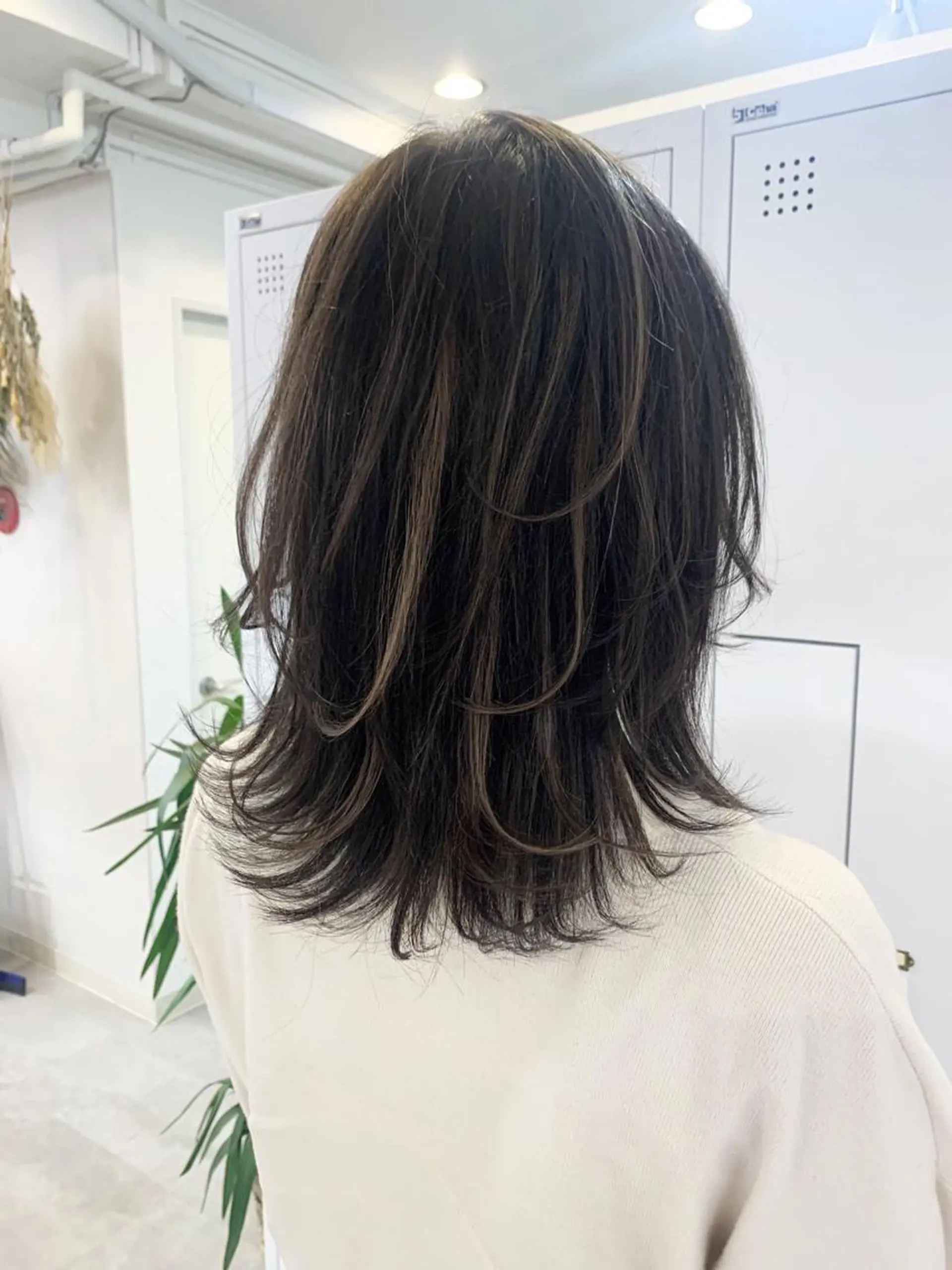 ミディアム ハイライト レイヤーカット ウルフカット ウルフレイヤー レイヤー×縮毛矯正 深見 拓のヘアスタイル