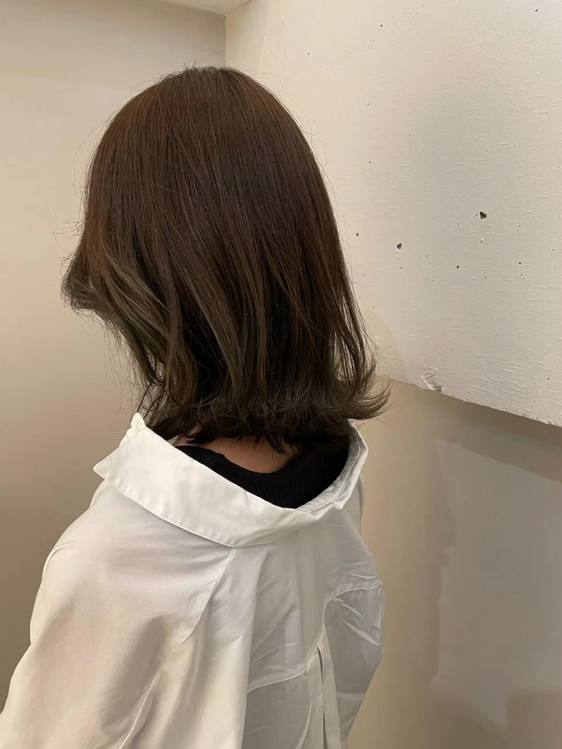 ミディアム カラー Neolive 千尋のヘアスタイル