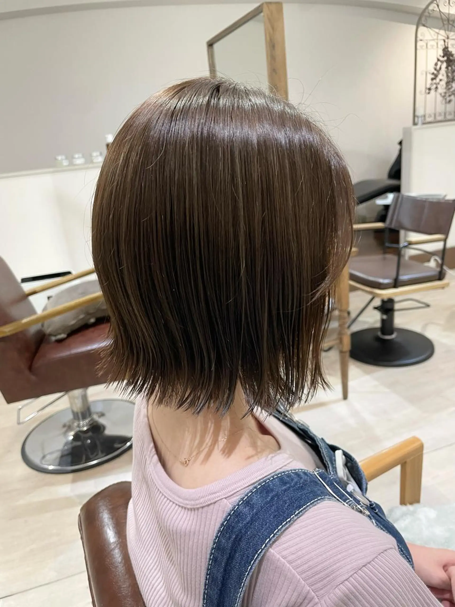 ショート 切りっぱなしボブ ボブ ハイライト カット ヘアカラー トリートメント ヘッドスパ Vivie.所属・新都心個室サロン/ 古波蔵美奈のヘアスタイル