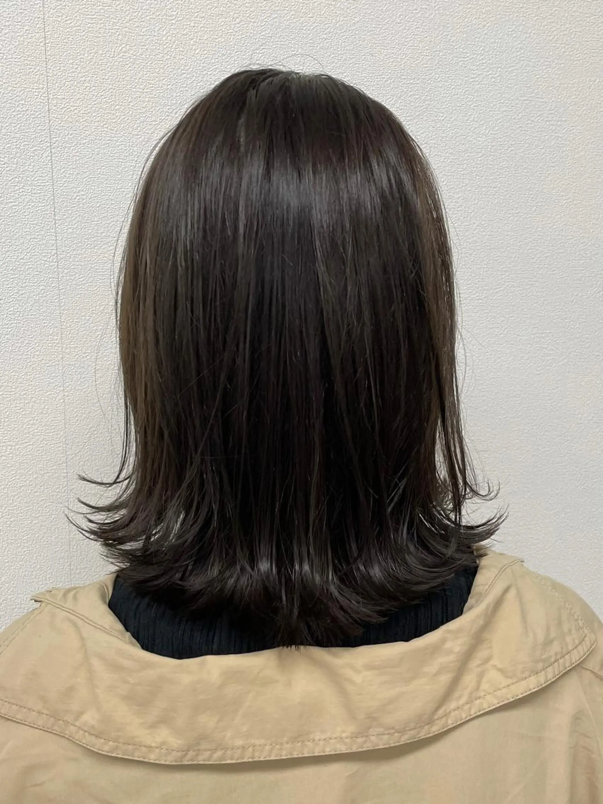 ミディアム 小林 愛花のヘアスタイル