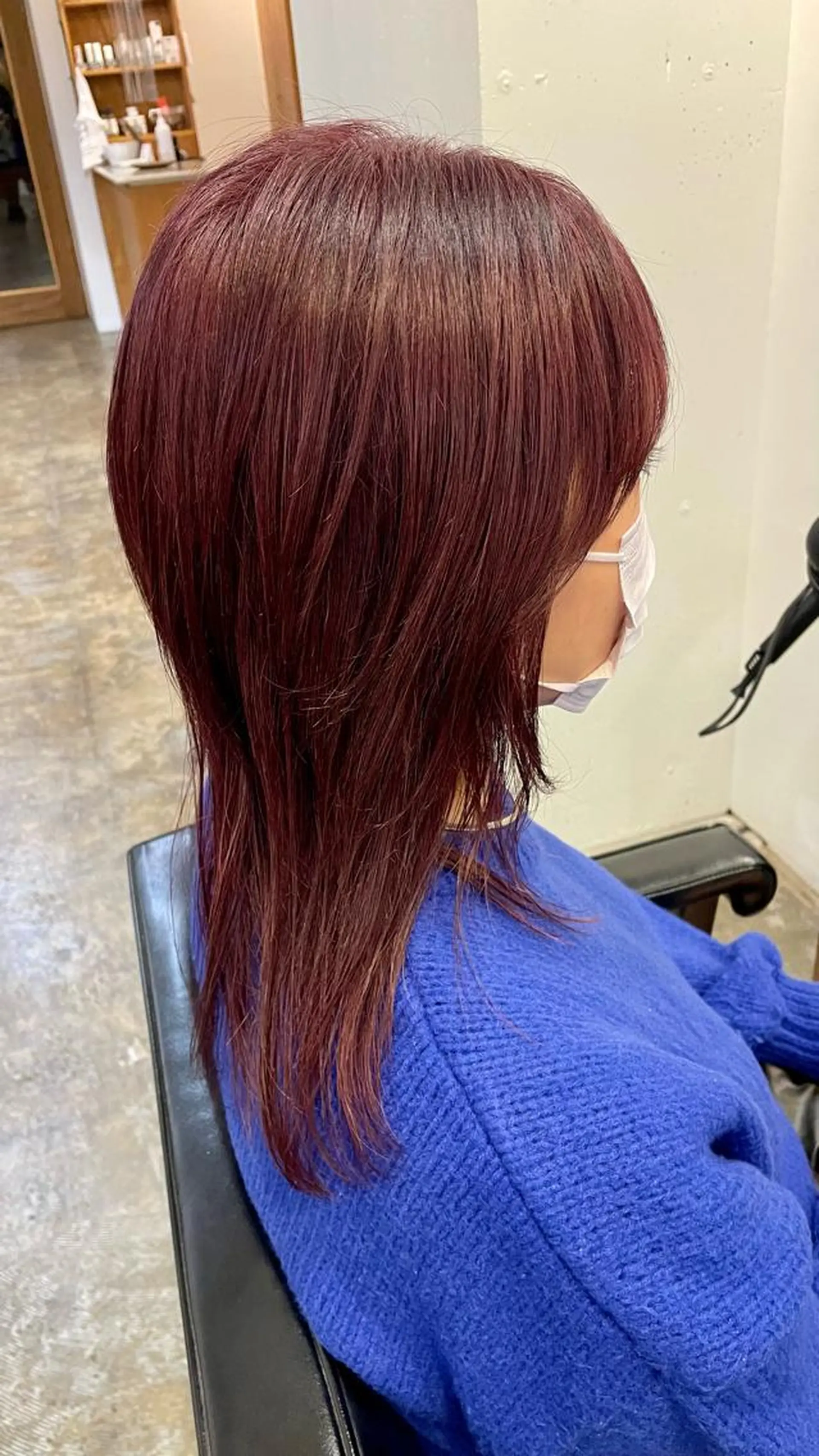 ミディアム オリーブカラー 長谷川のヘアスタイル