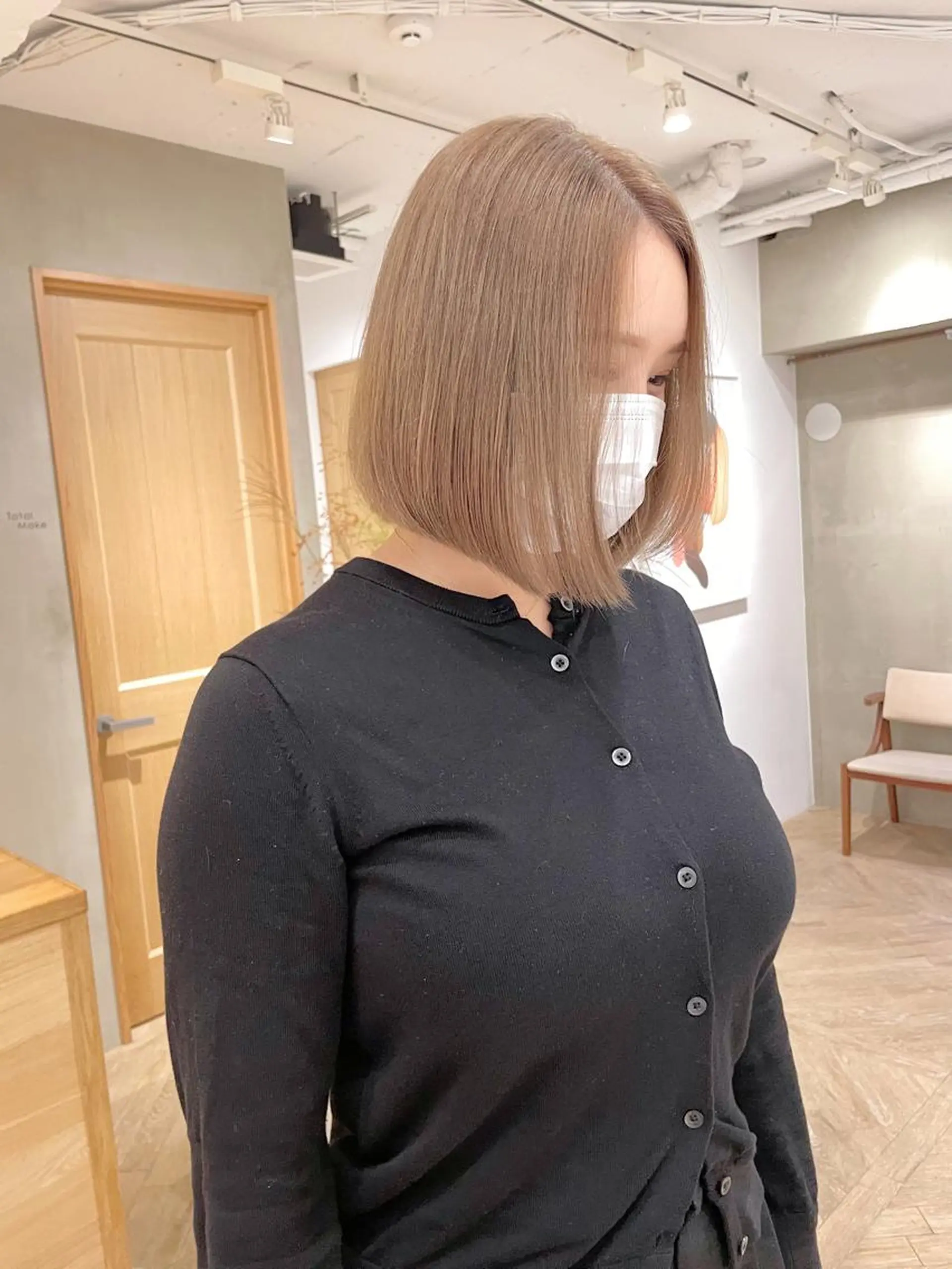 ミディアム カラー 切りっぱなしボブ ベージュカラー ブリーチ ケアブリーチ グレージュ ボブ/レイヤー 🌟梅田盛一🌟のヘアスタイル