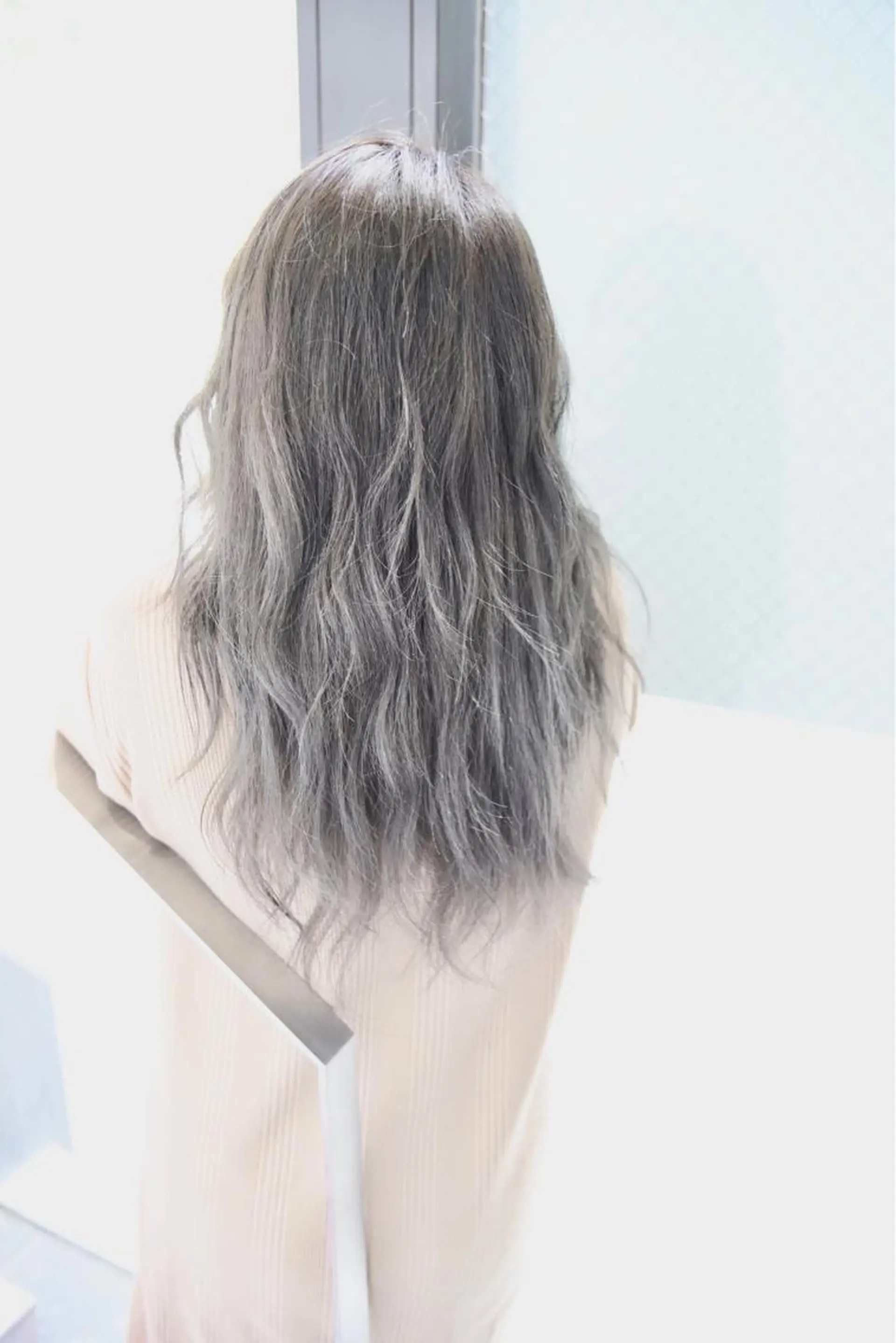 ミディアム カラー グレージュ corr所属・🍎🎁鈴木翔大 Englishokのヘアスタイル