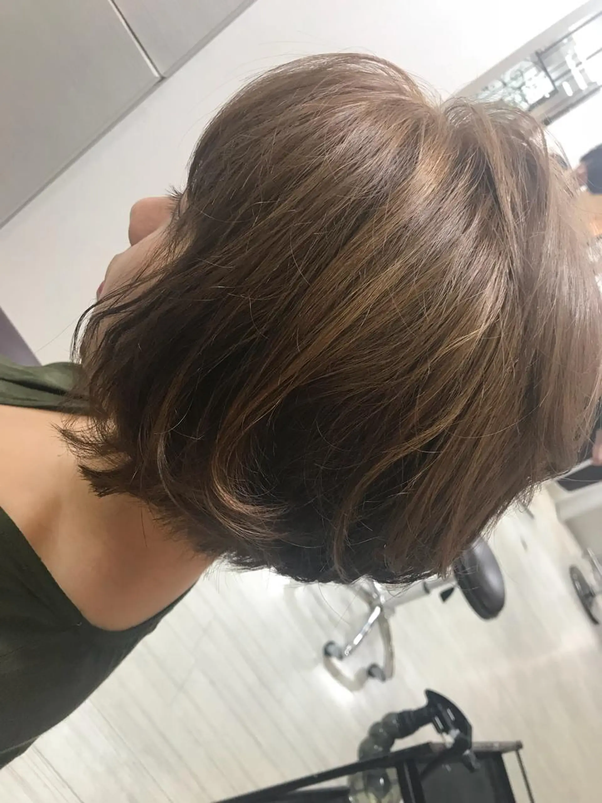ショート カラー ヘアサロンサンヒルズ所属・竹中 ゆいのヘアスタイル