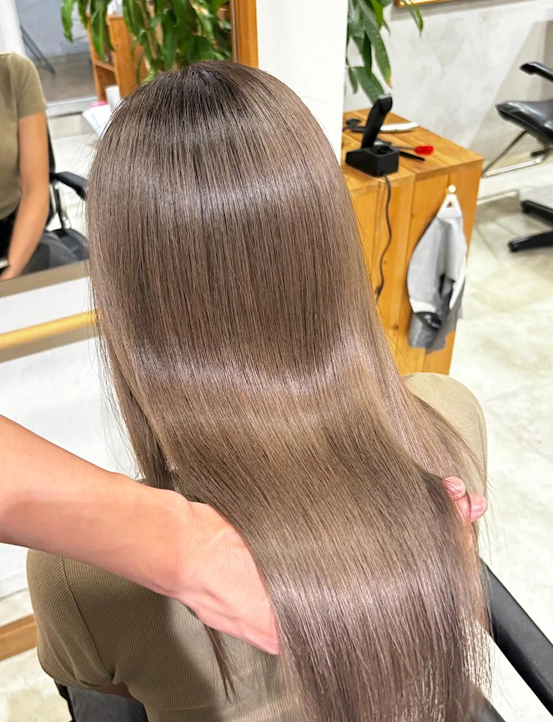 セミロング カット ヘアカラー トリートメント 髪質改善 / NANAのヘアスタイル