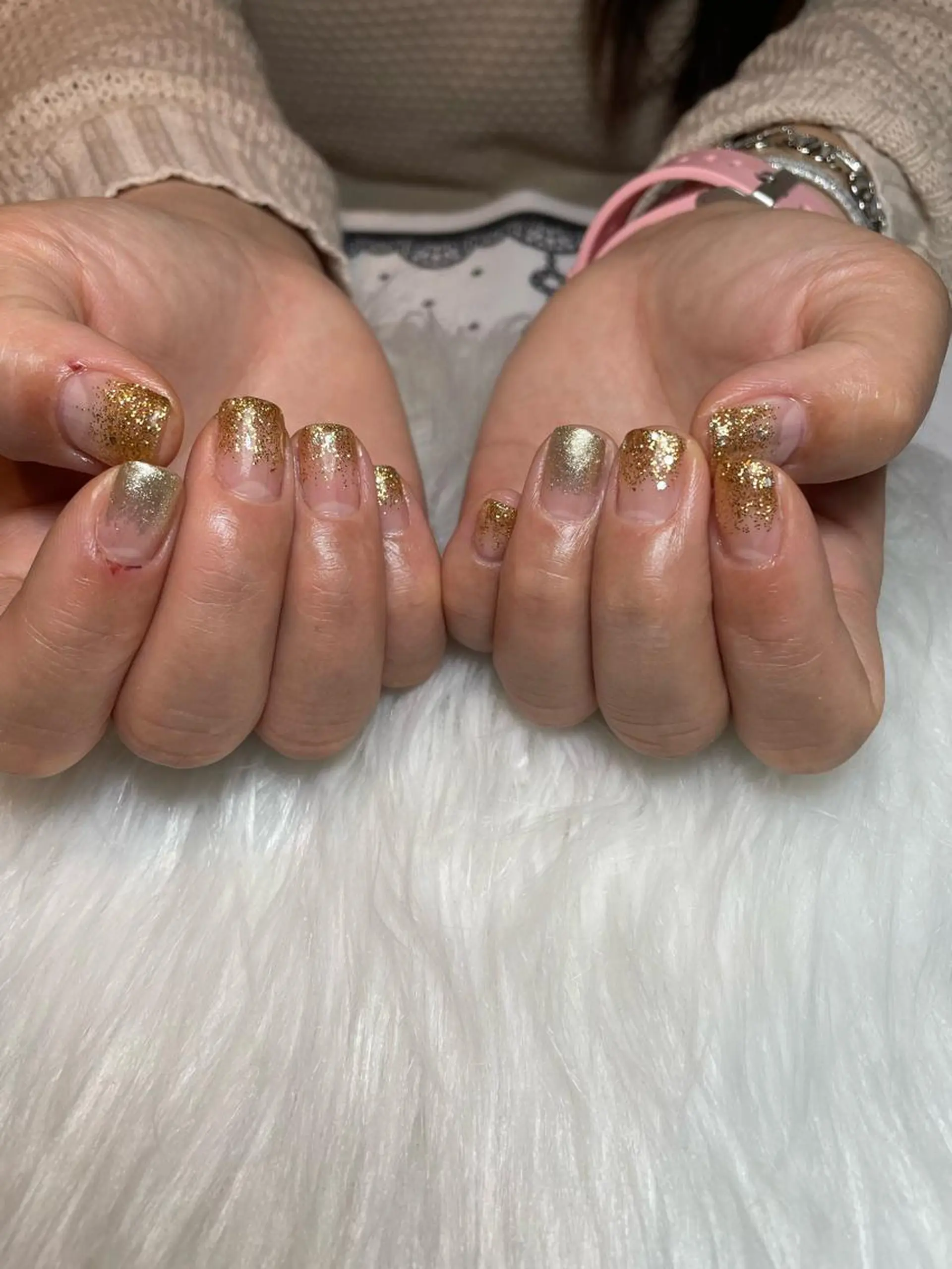 ネイル グラデーション 大袋駅東口徒歩2分 alivioのネイルデザイン