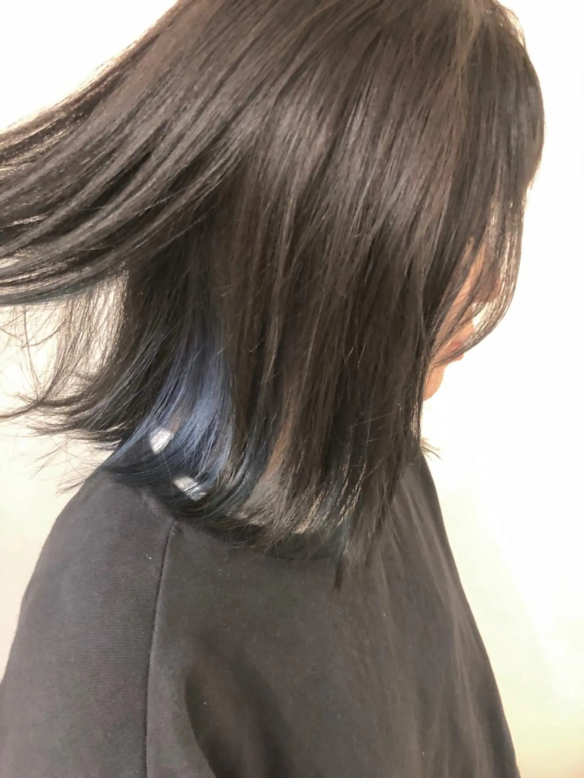 ショート カラー インナーカラー ネイビーカラー カット ヘアカラー トリートメント 鈴木 奈波のヘアスタイル
