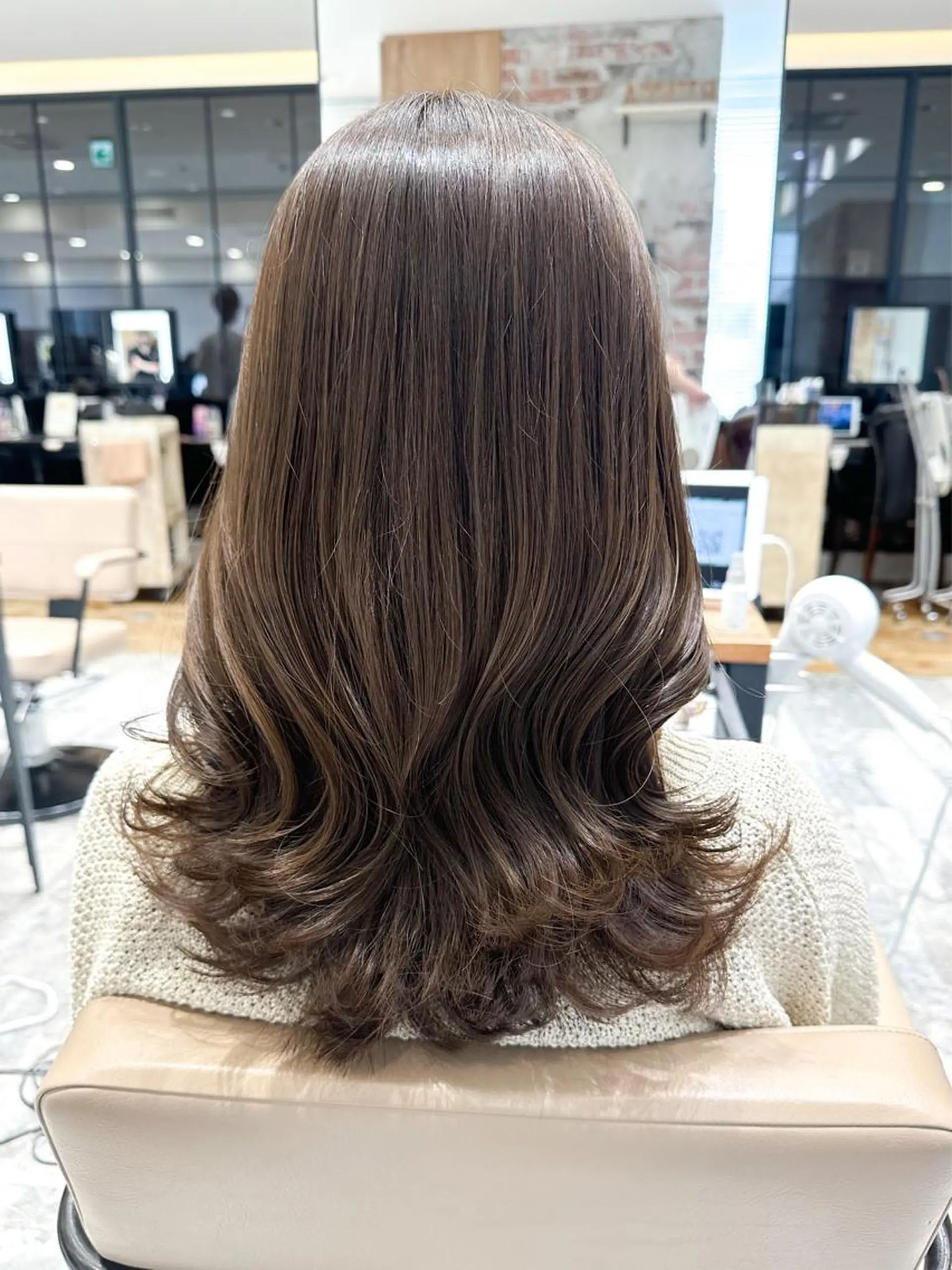 セミロング カラー ベージュカラー ブラウンカラー ブラウンベージュ グレージュ くびれヘア カット ヘアカラー トリートメント 顔周り/くびれヘア 韓国ヘア💕風間るなのヘアスタイル